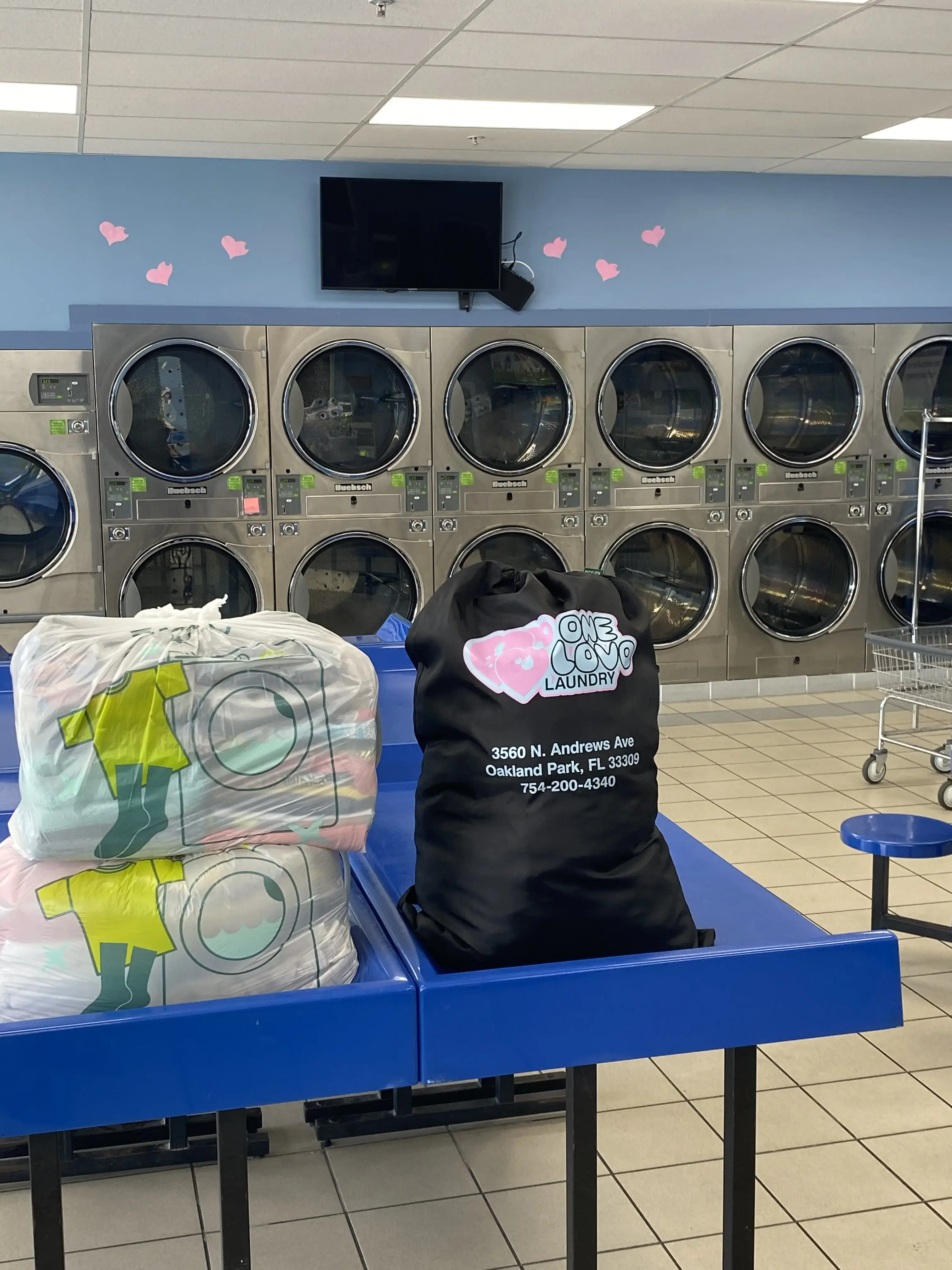 Oasis Laundry thumbnail 5
