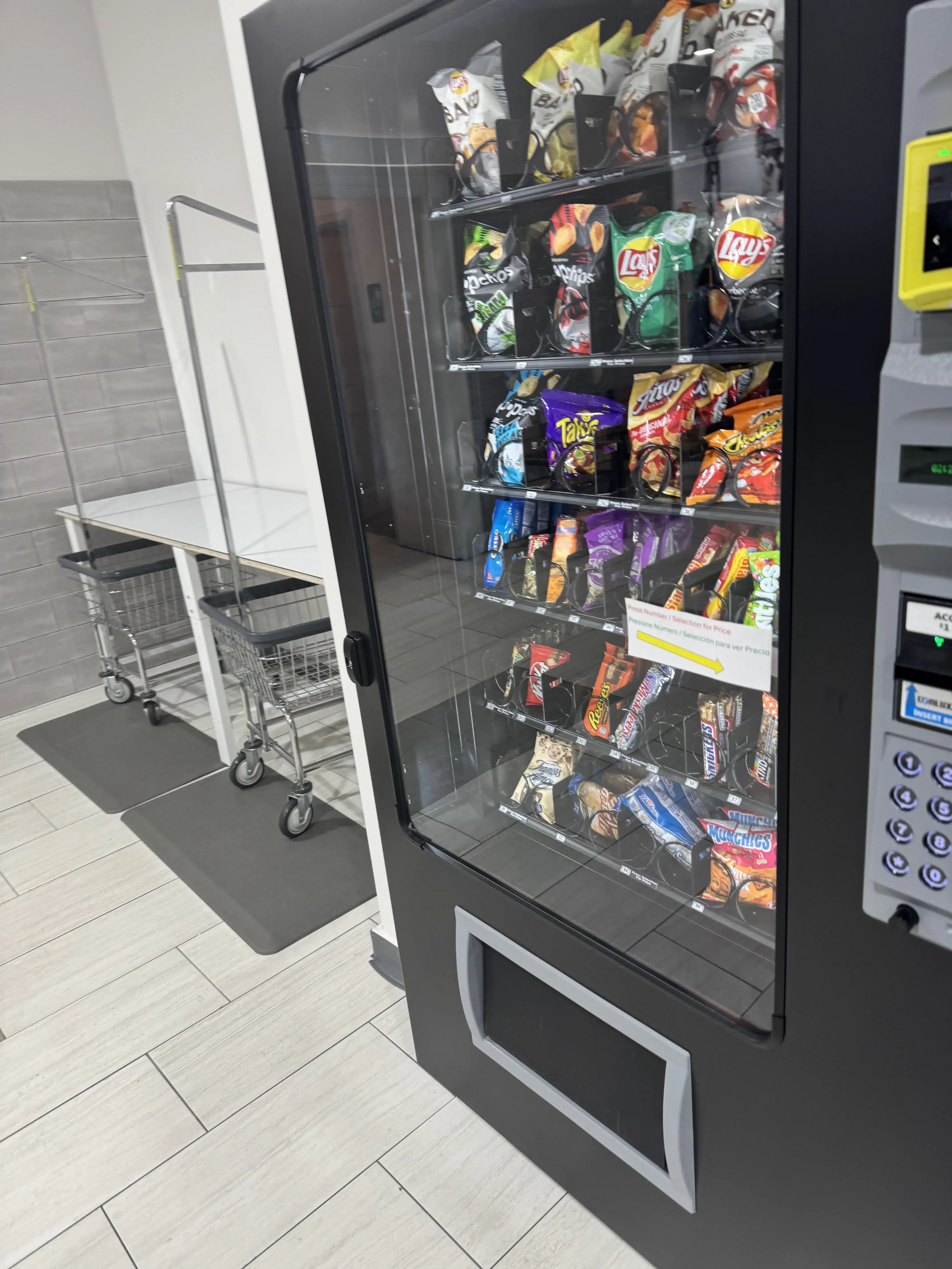 Oasis Laundry - Image 17