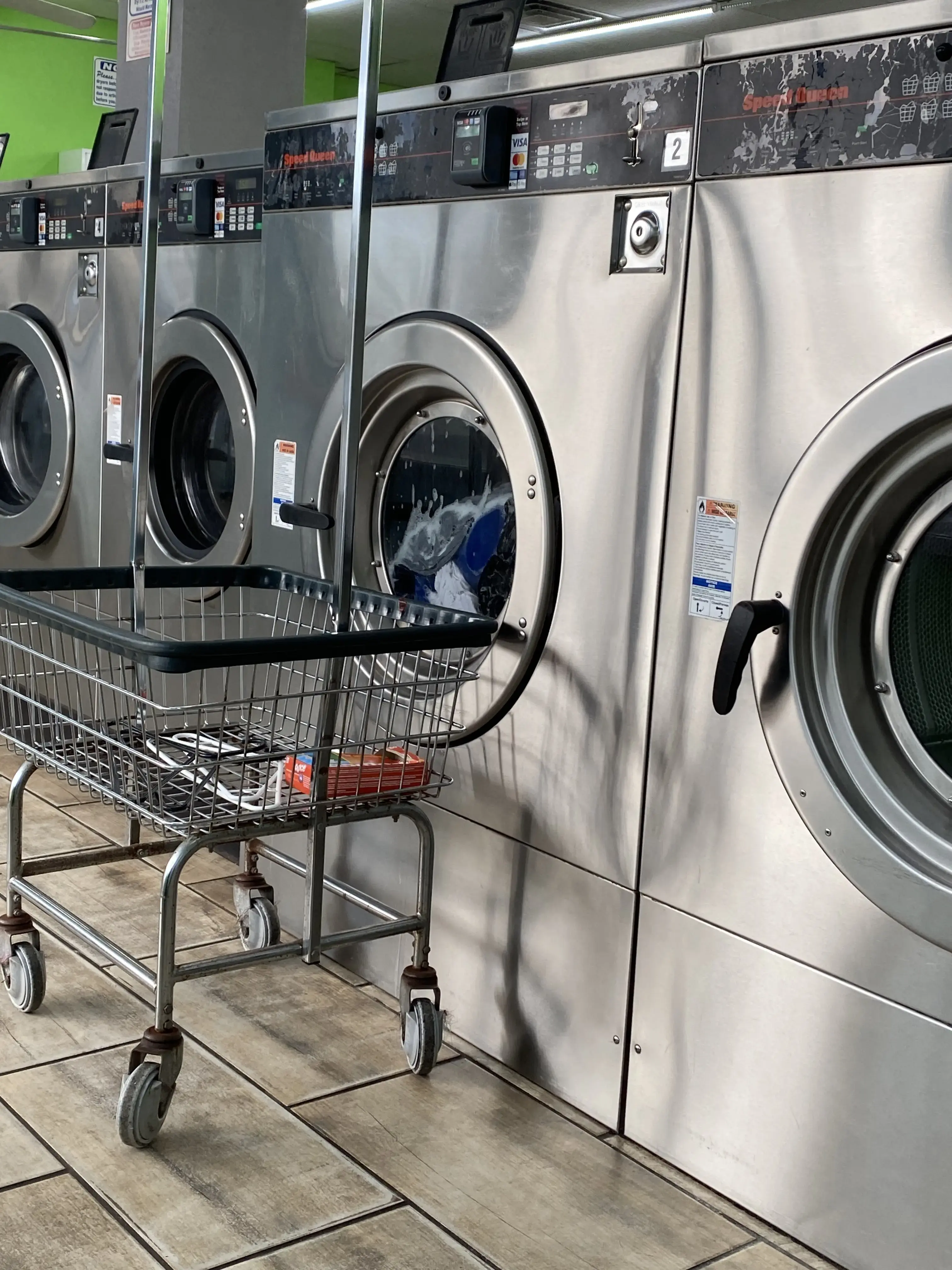 Oasis Laundry thumbnail 1