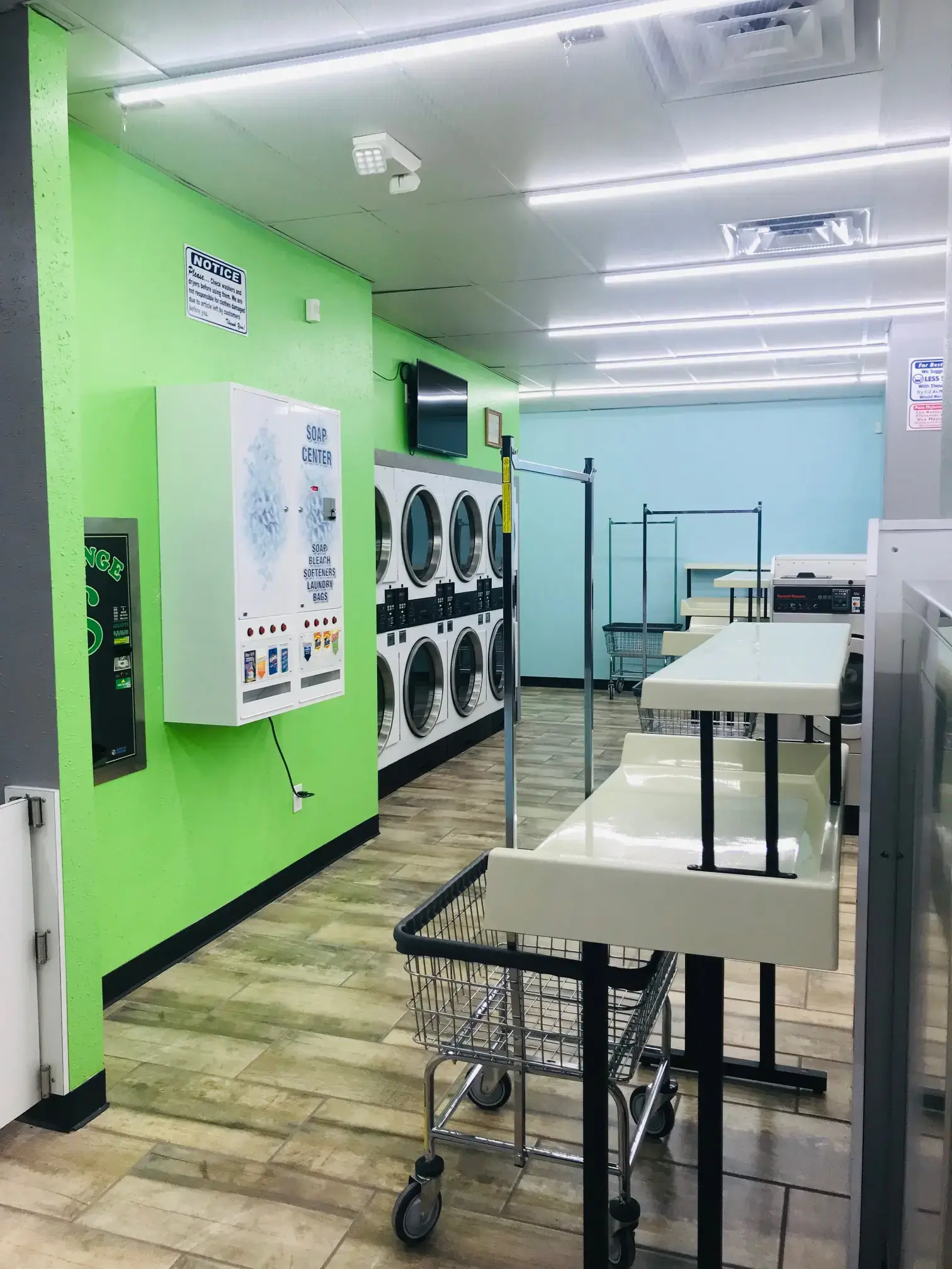 Oasis Laundry thumbnail 6