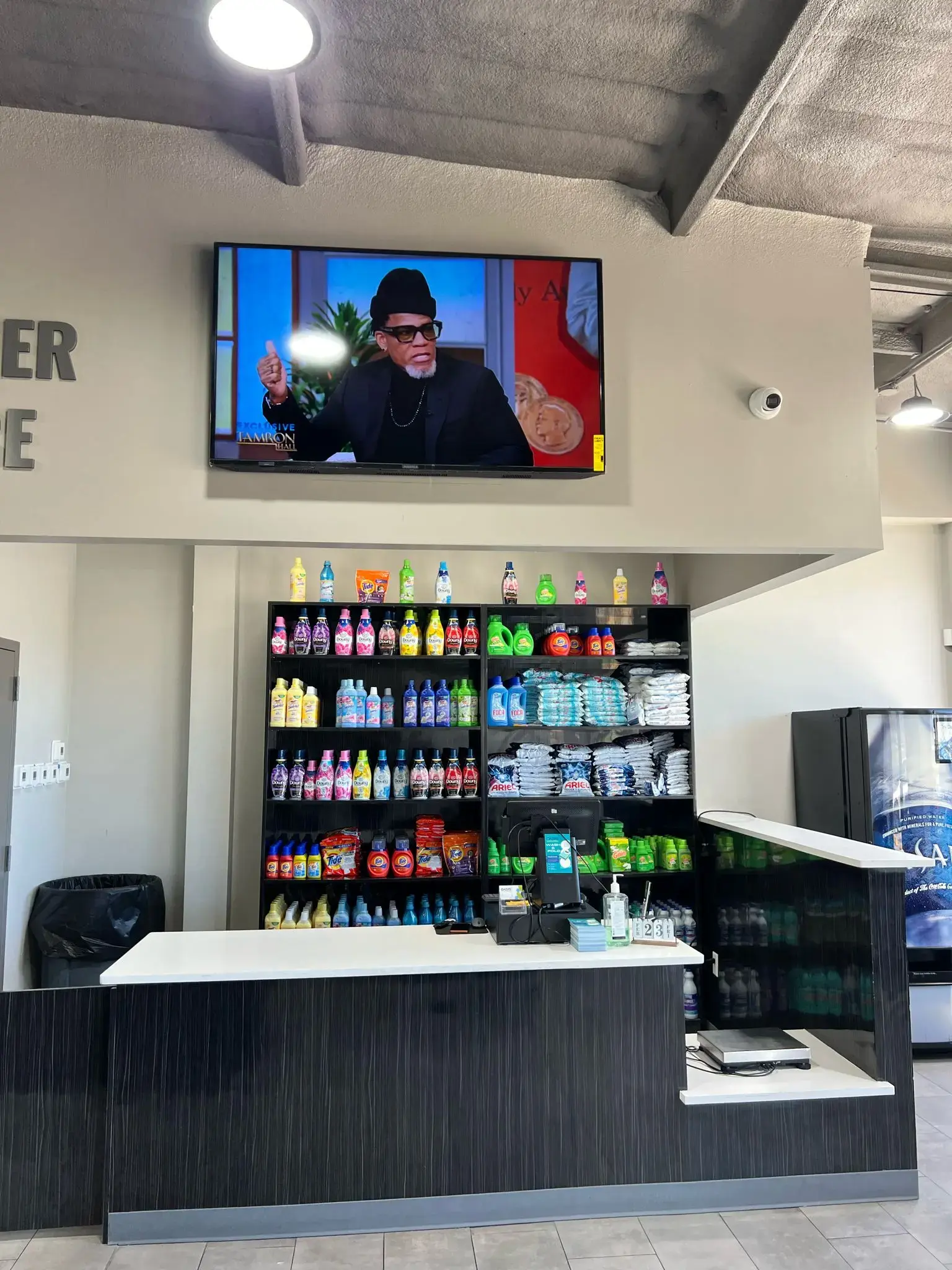 Oasis Washateria Burke - Image 15