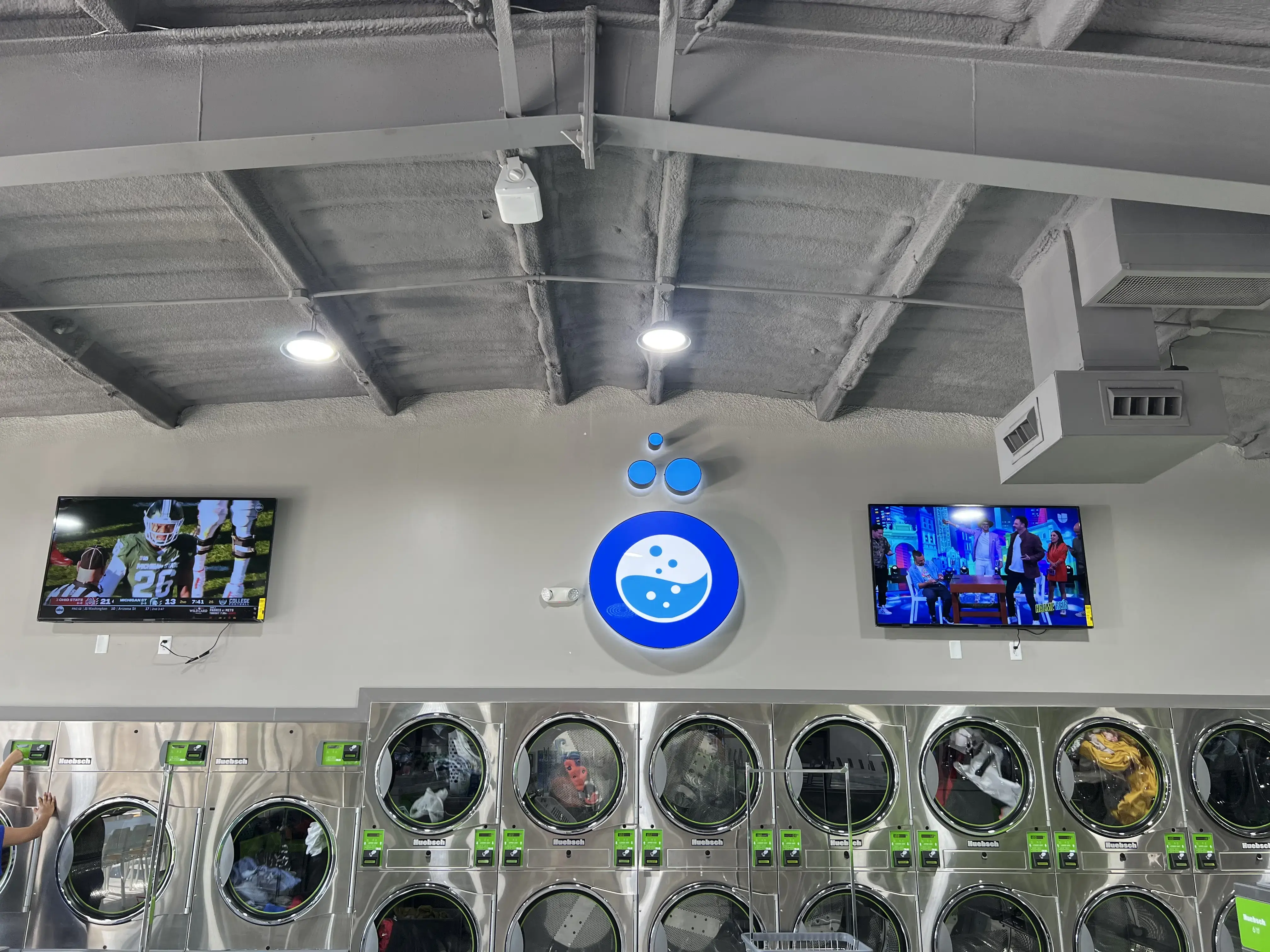 Oasis Washateria Burke - Image 7