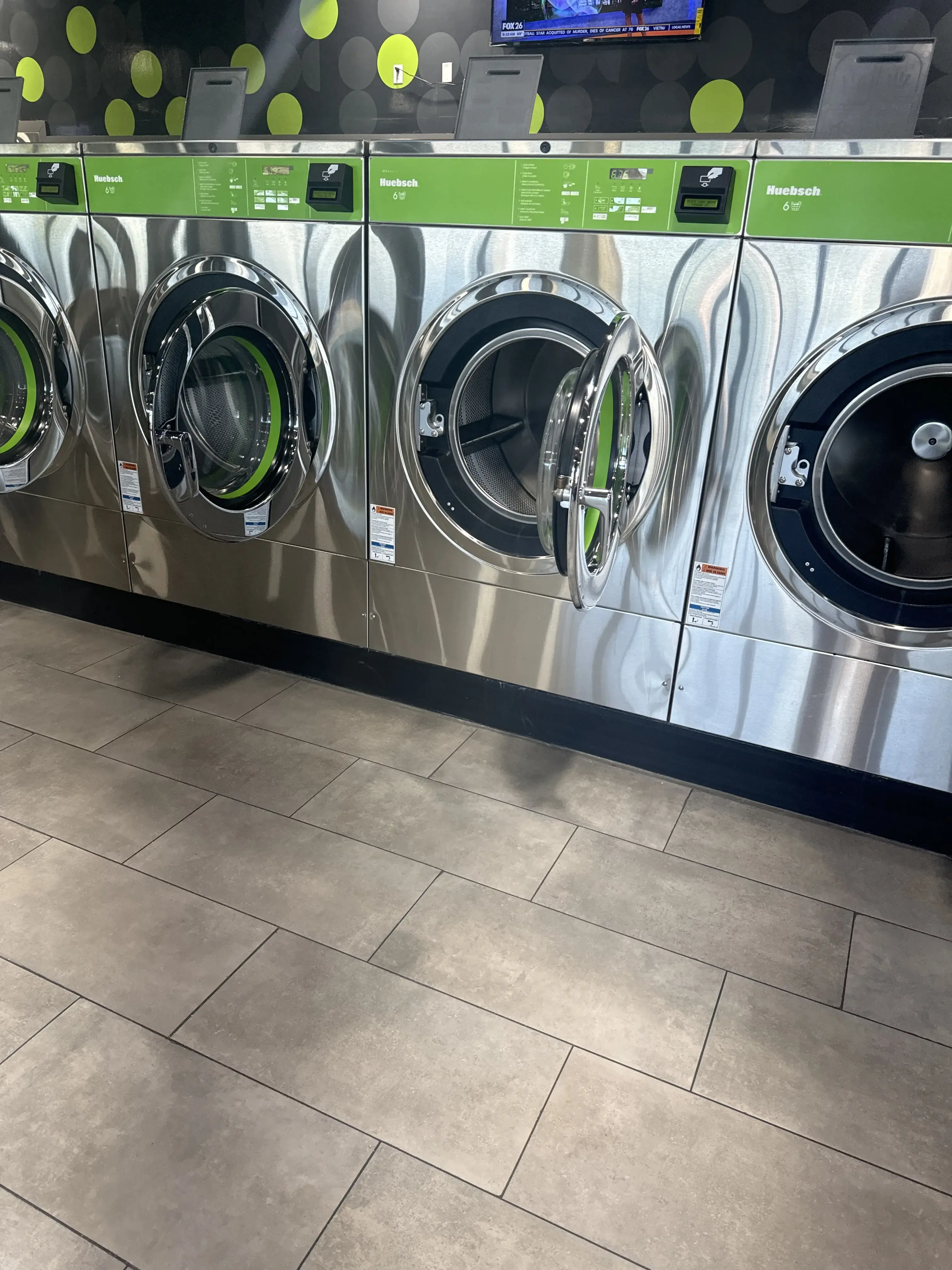 Oasis Washateria Burke - Image 9