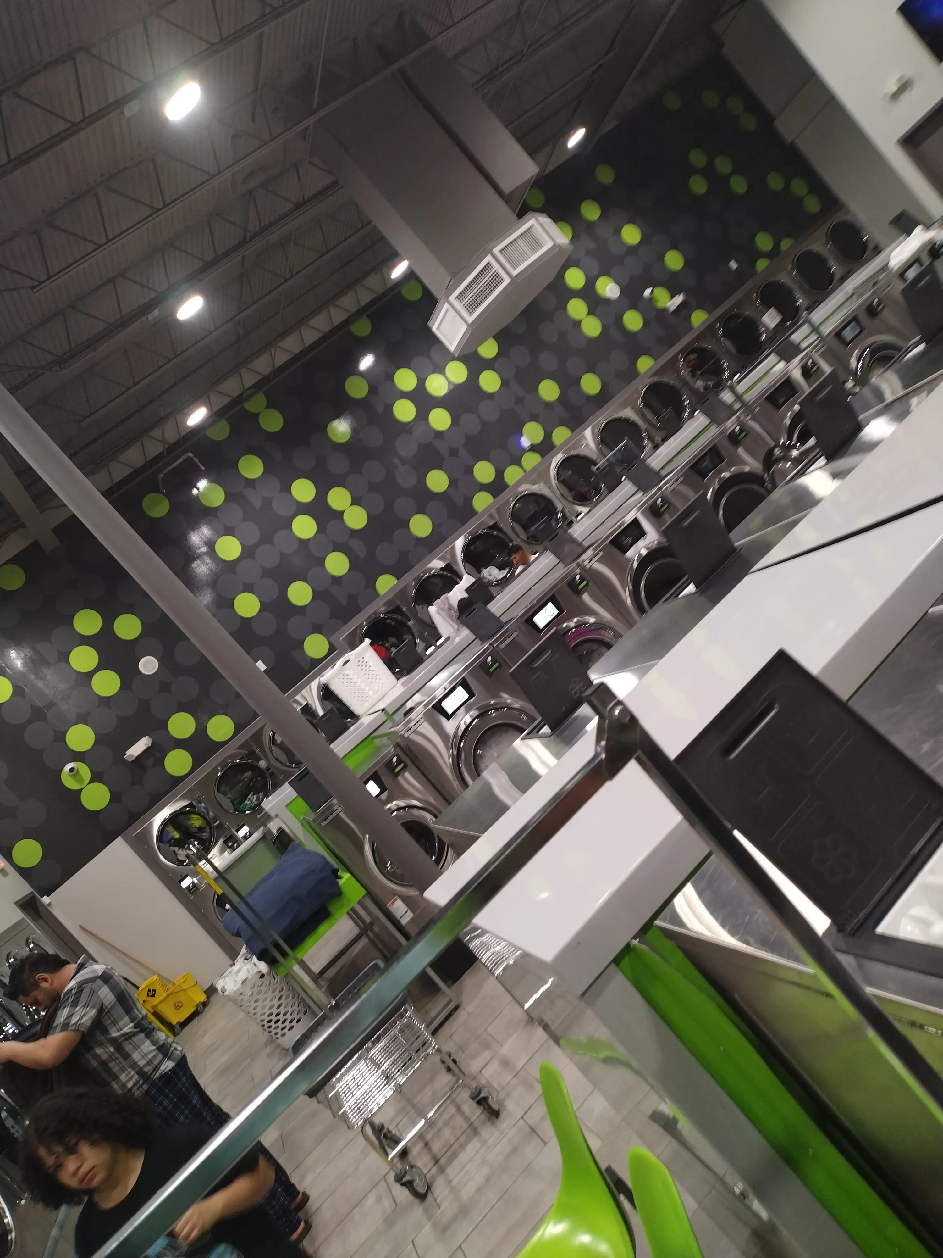 Oasis Washateria Mangum thumbnail 12