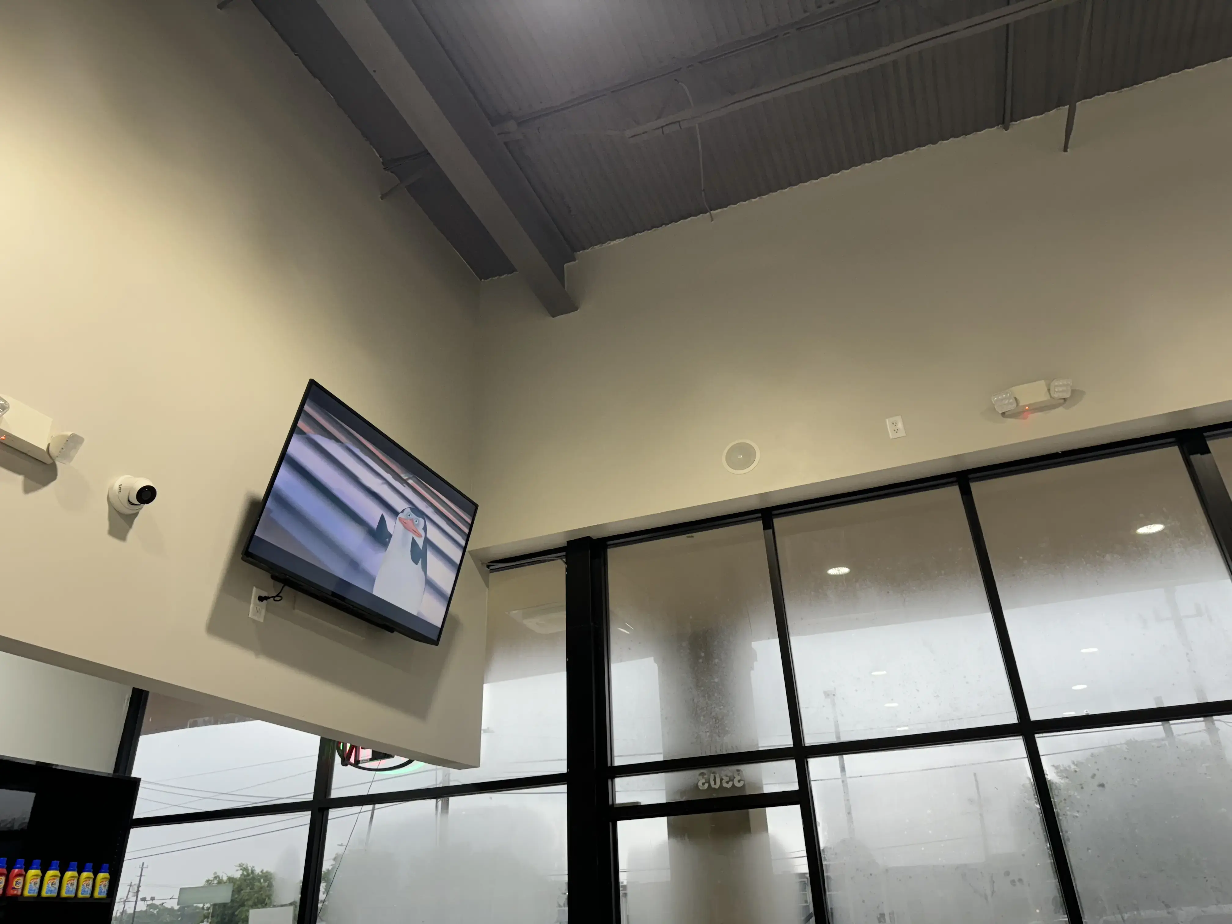 Oasis Washateria Mangum - Image 14