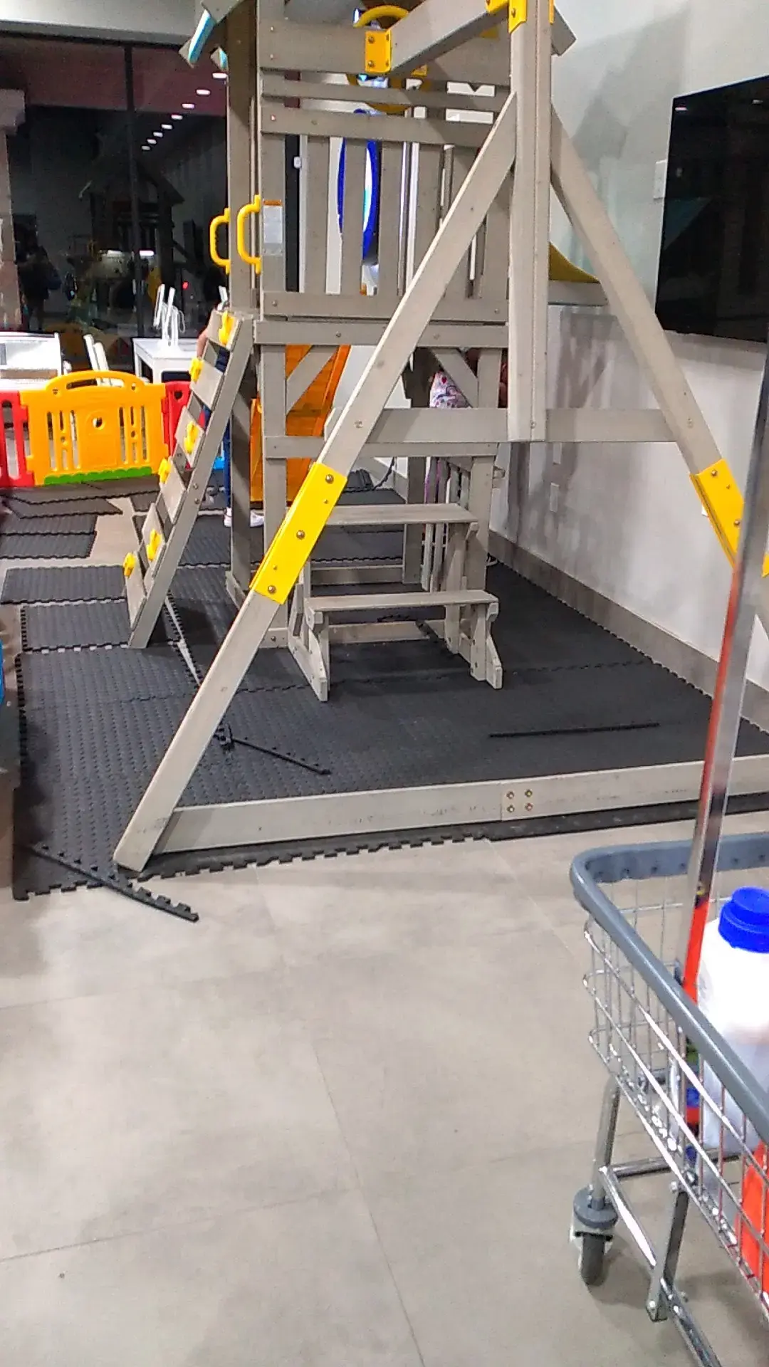 Oasis Washateria Post Oak thumbnail 16