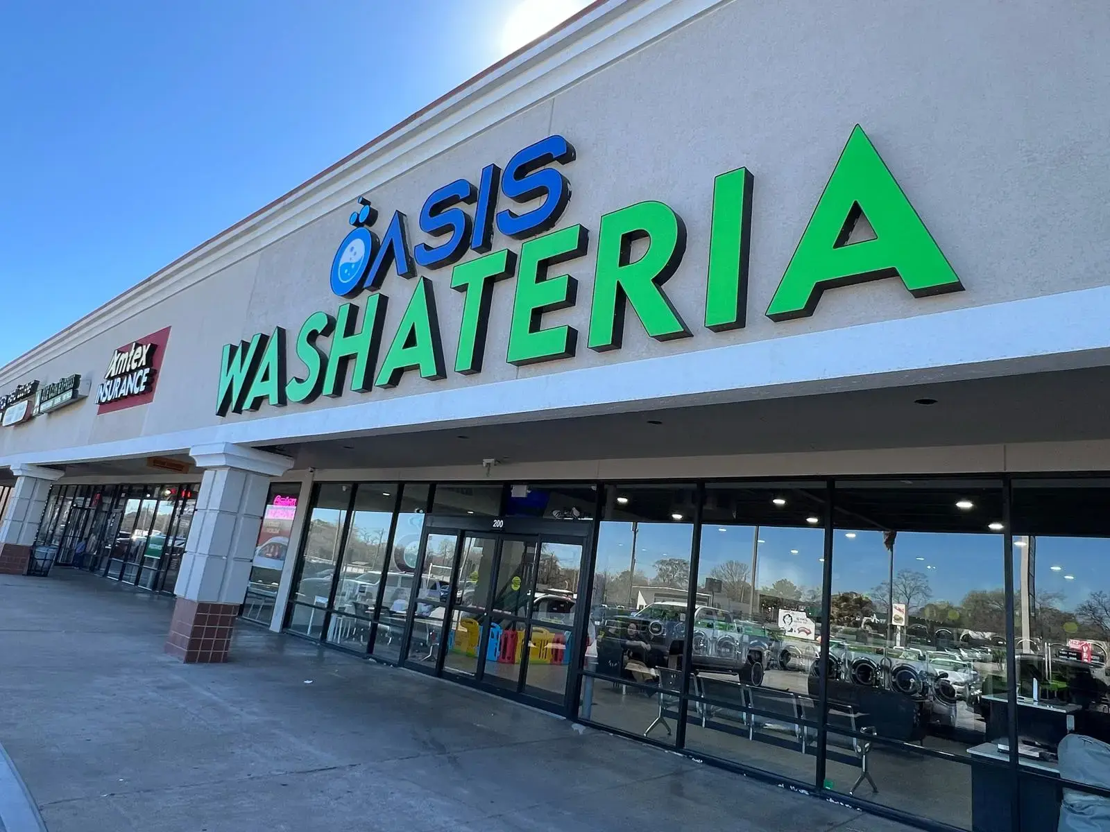Oasis Washateria Post Oak thumbnail 5