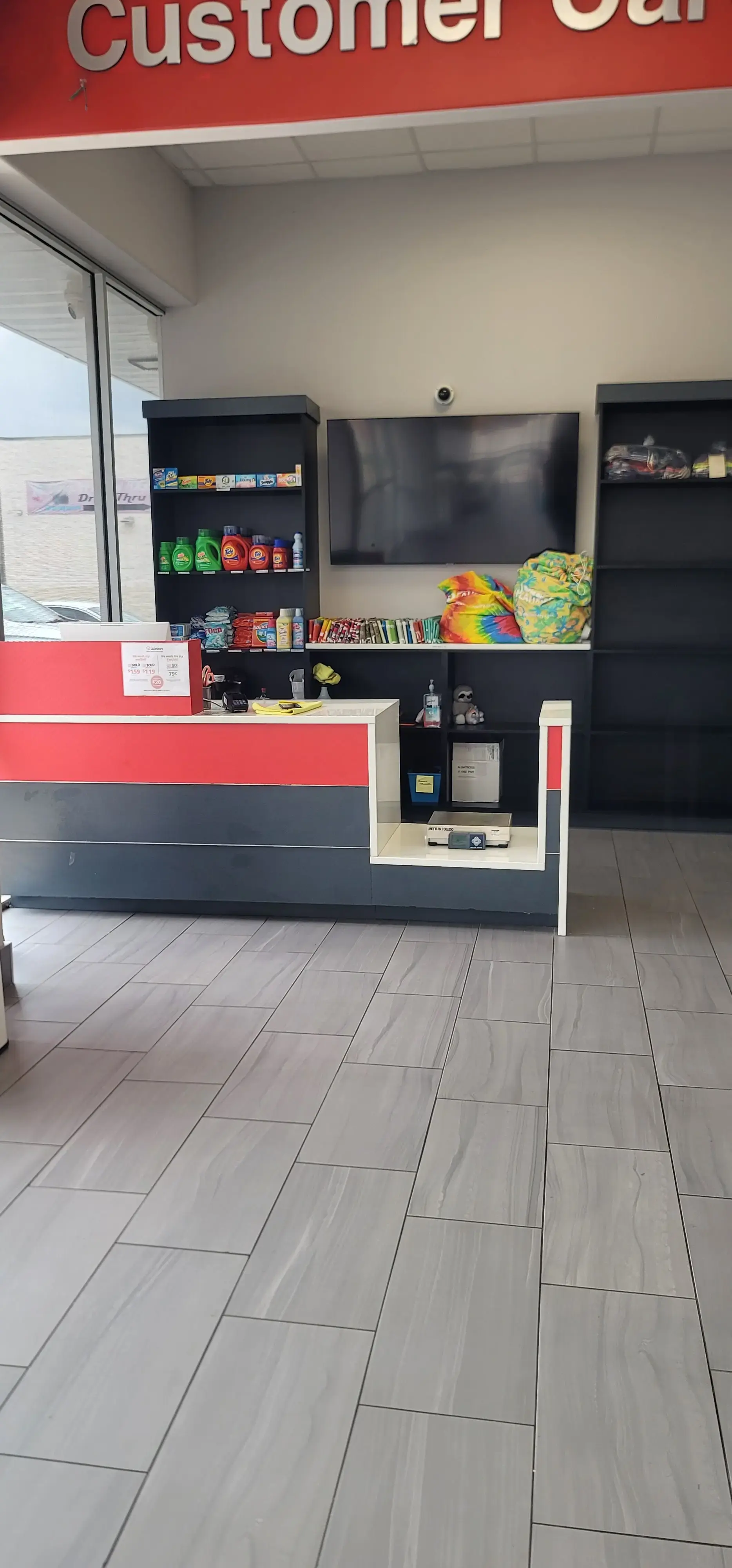 Oasis Washateria Spears rd - Image 12