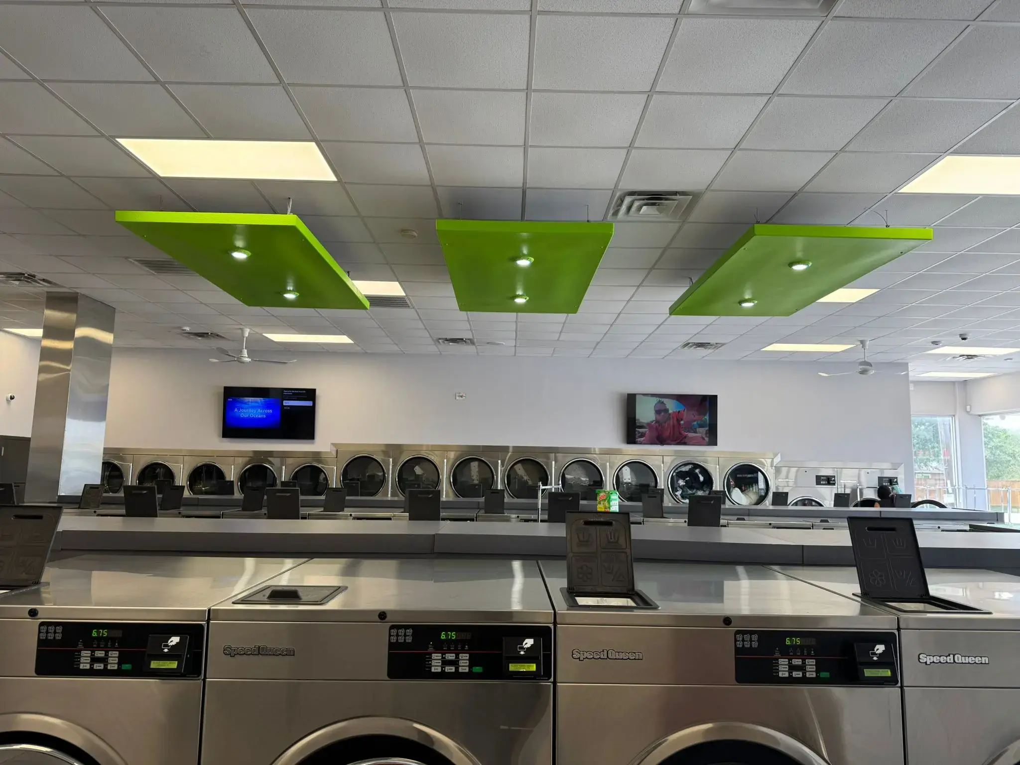 Oasis Washateria Spears rd thumbnail 1