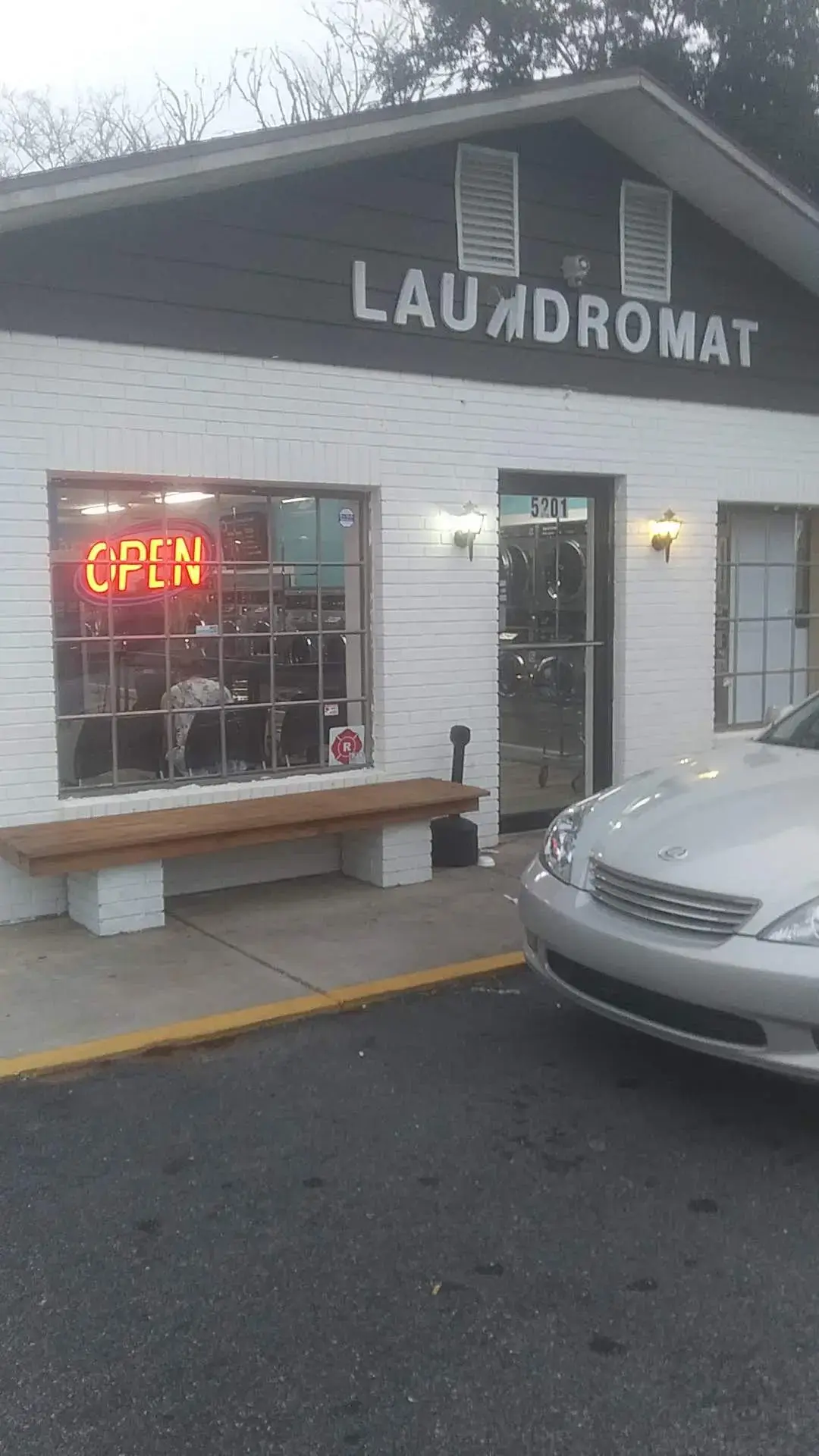 Ocala Express Laundry Center - Image 15