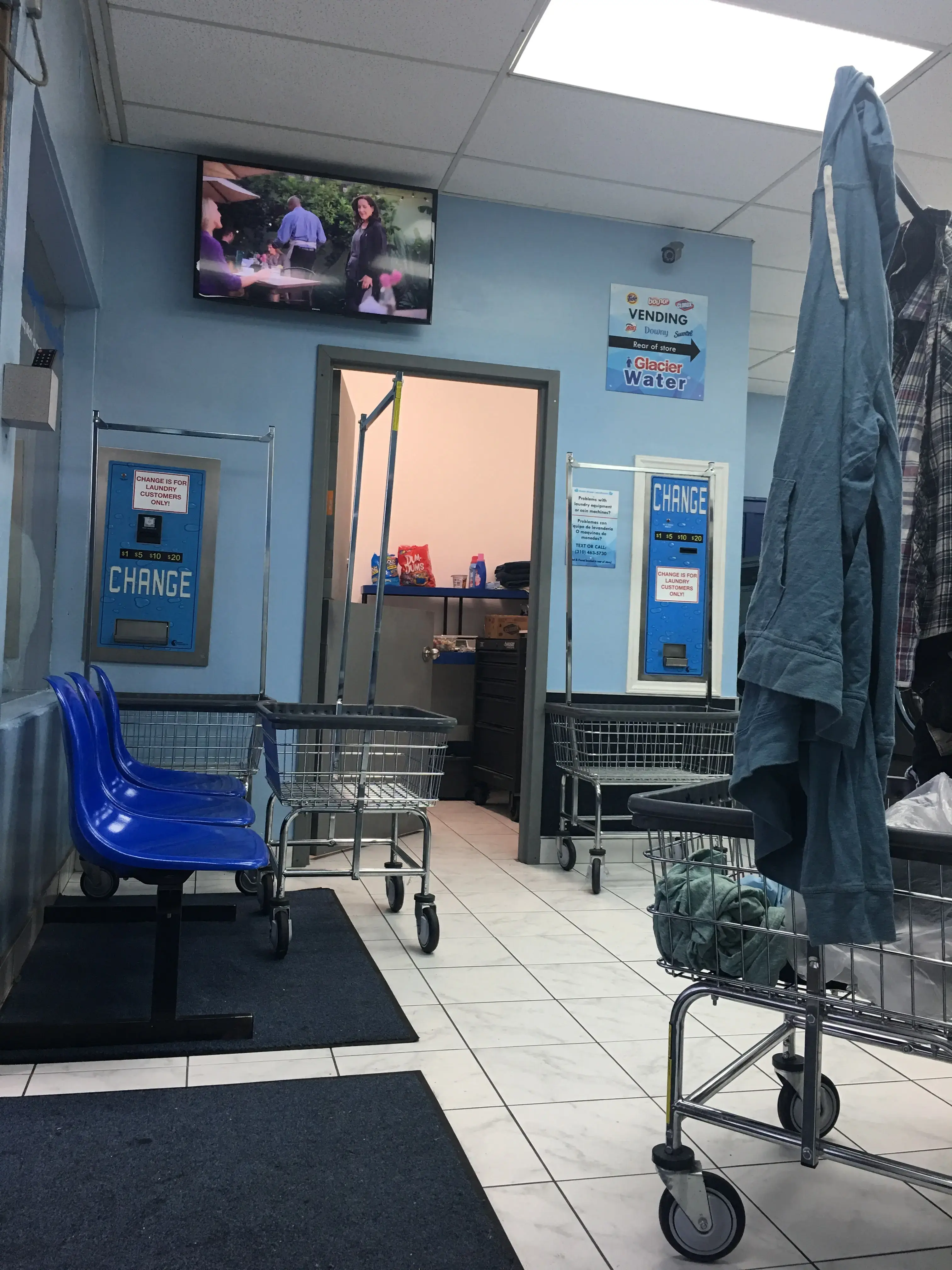 Ocean Breeze Laundromat thumbnail 11