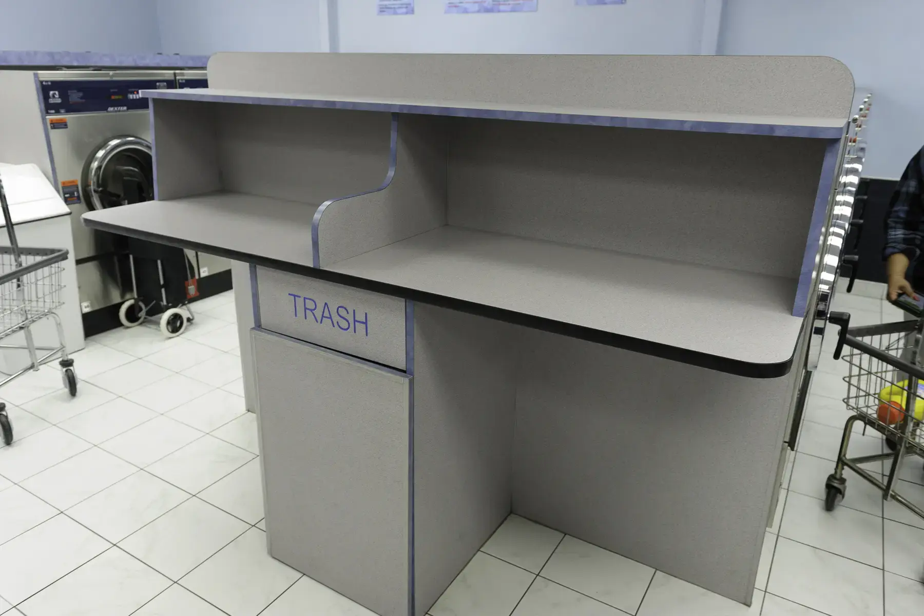 Ocean Breeze Laundromat - Image 5