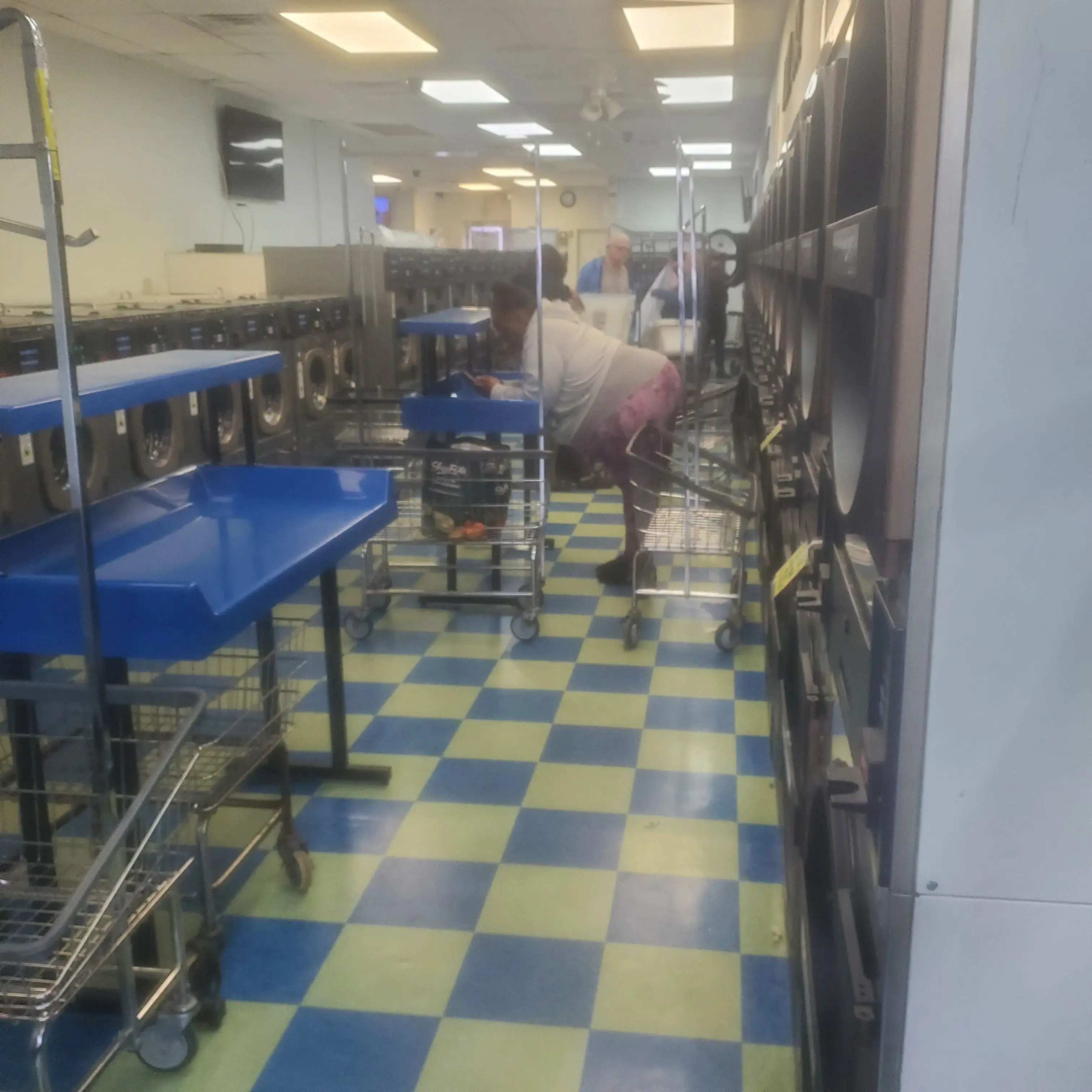 Ocean Breeze Laundromat LLC thumbnail 7