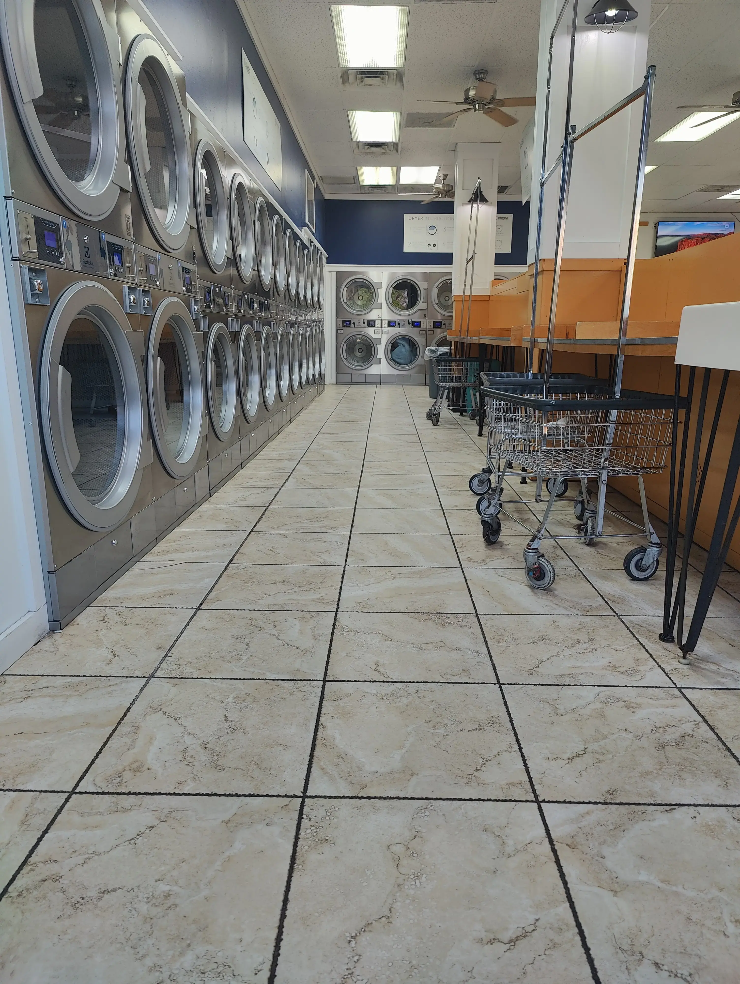Ocean Breeze Laundromat thumbnail 7