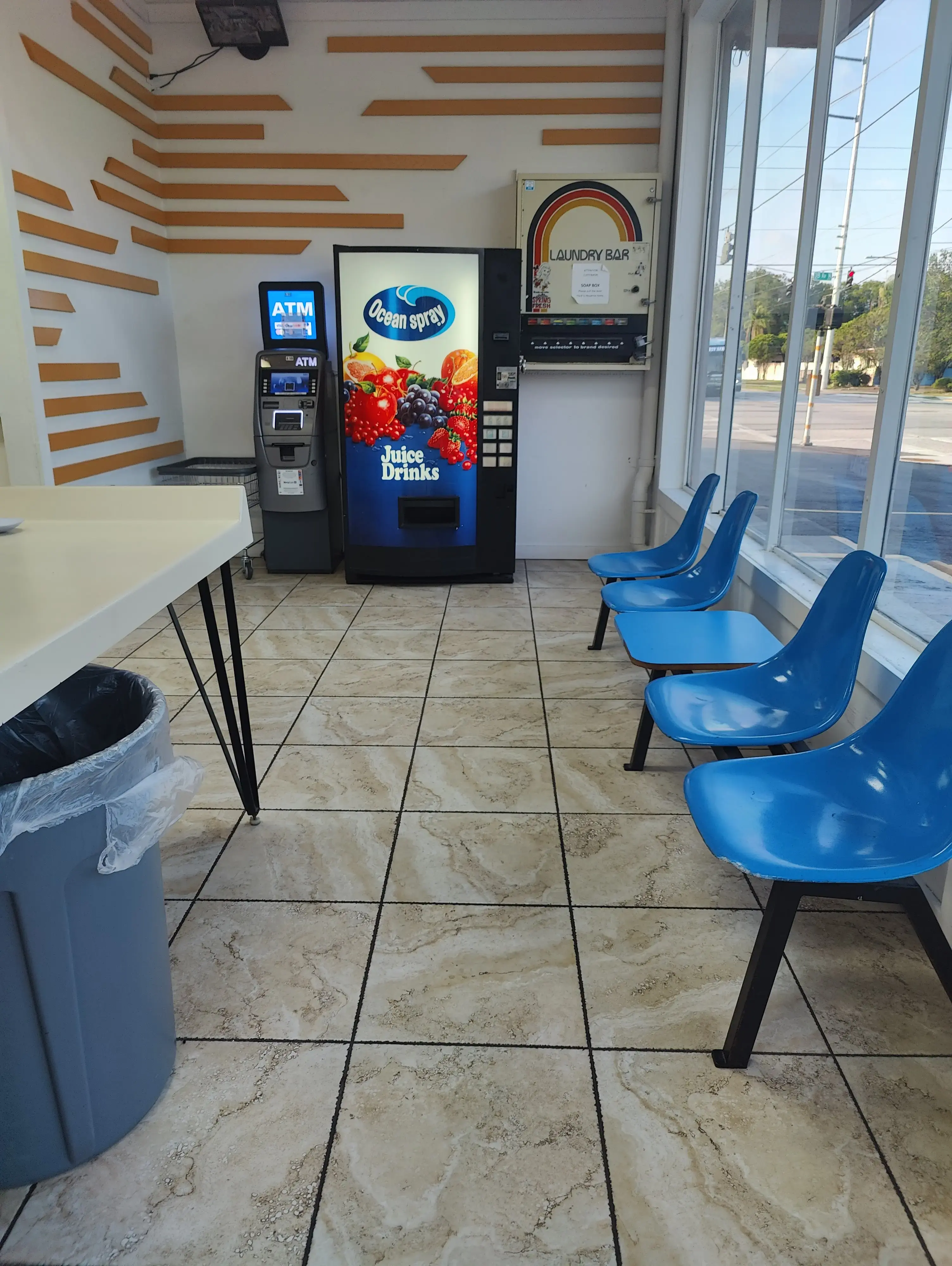 Ocean Breeze Laundromat thumbnail 4