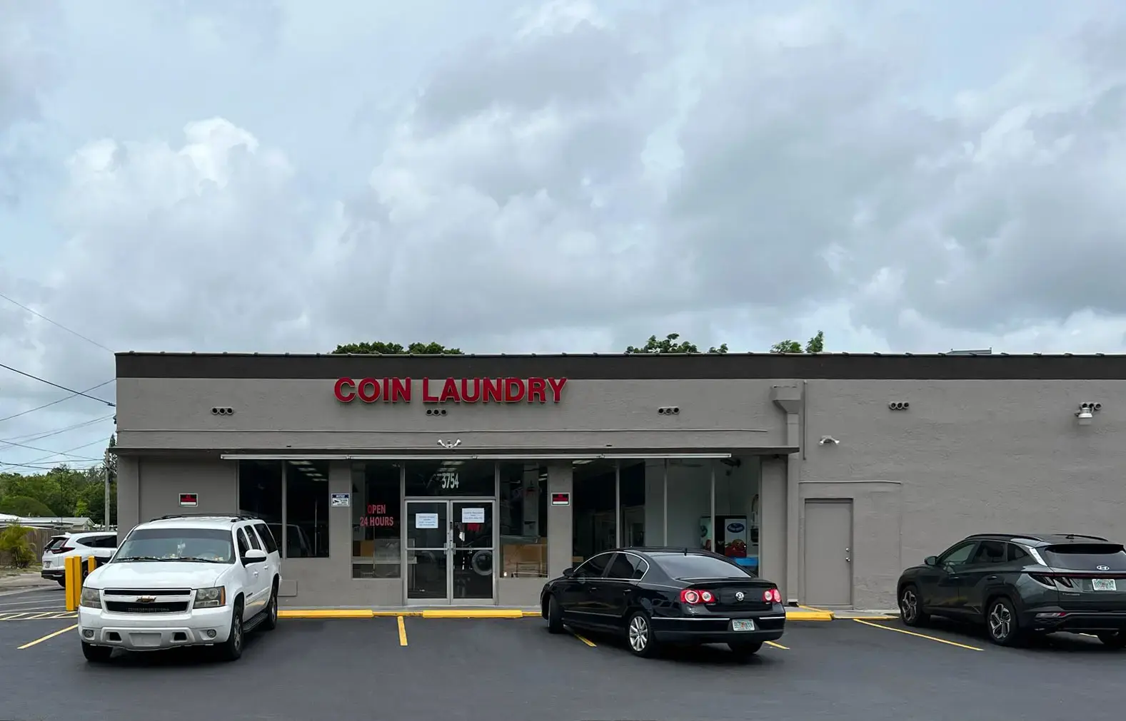 Ocean Breeze Laundromat - Image 12