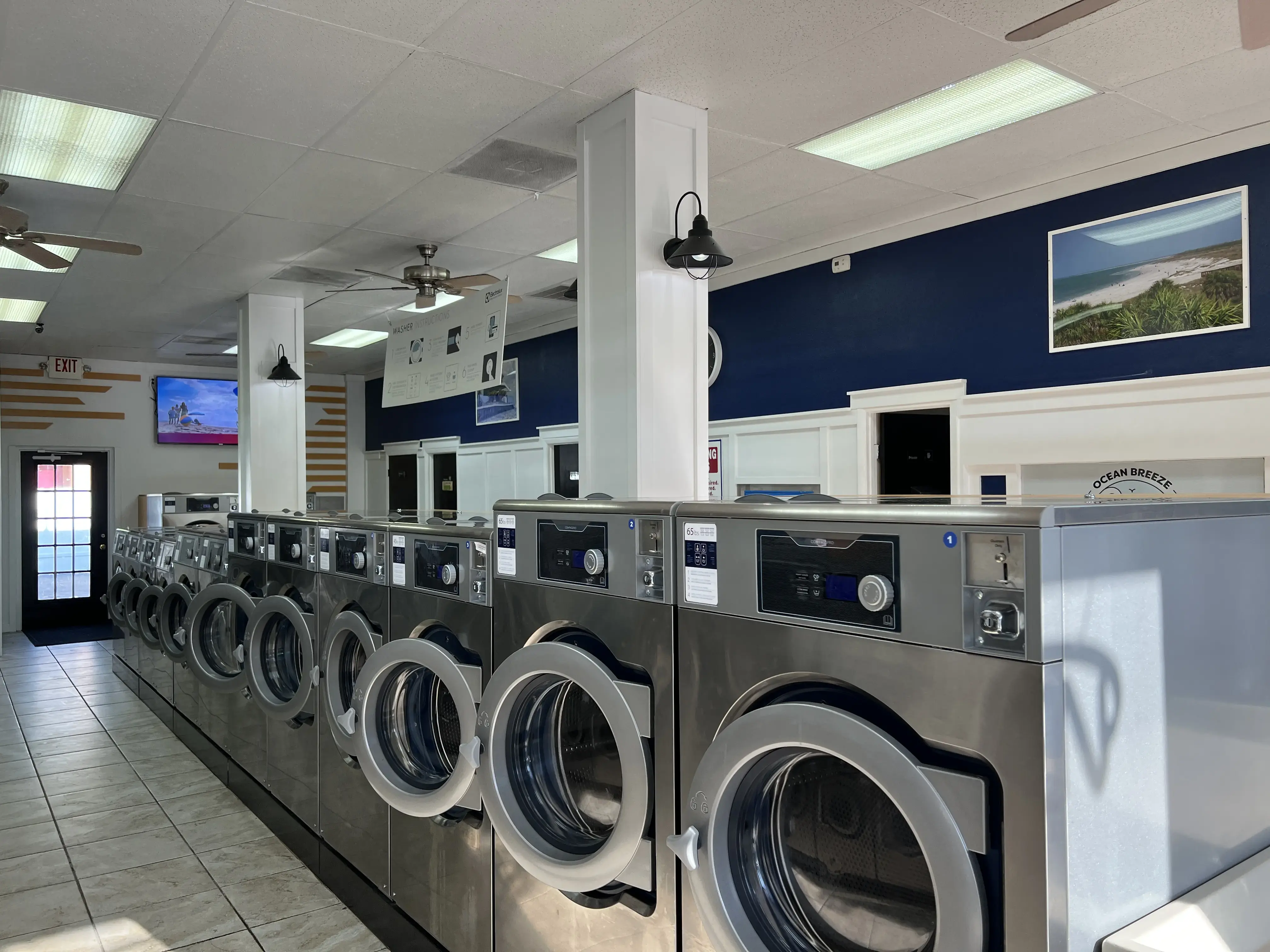 Ocean Breeze Laundromat thumbnail 15
