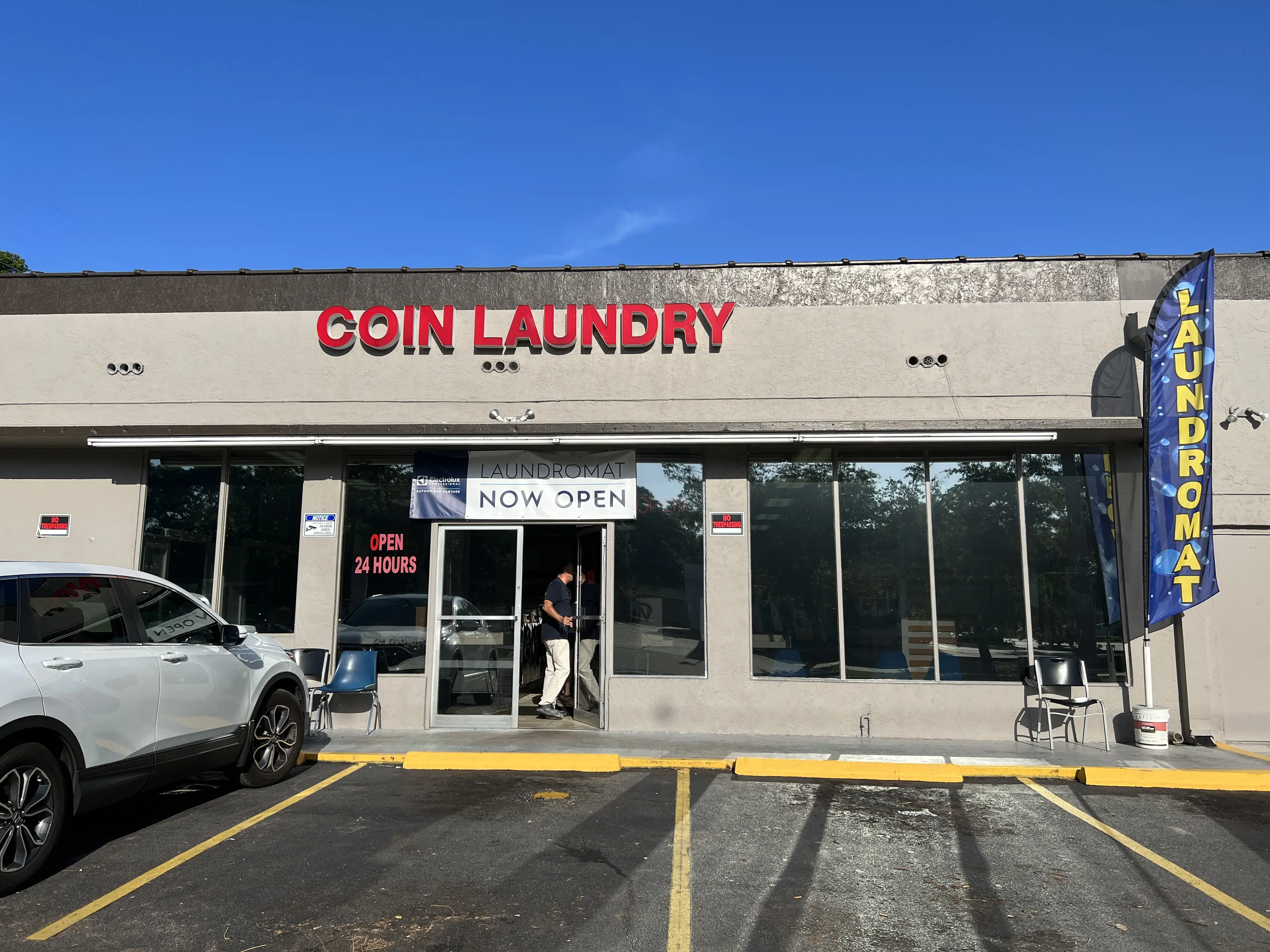 Ocean Breeze Laundromat thumbnail 14