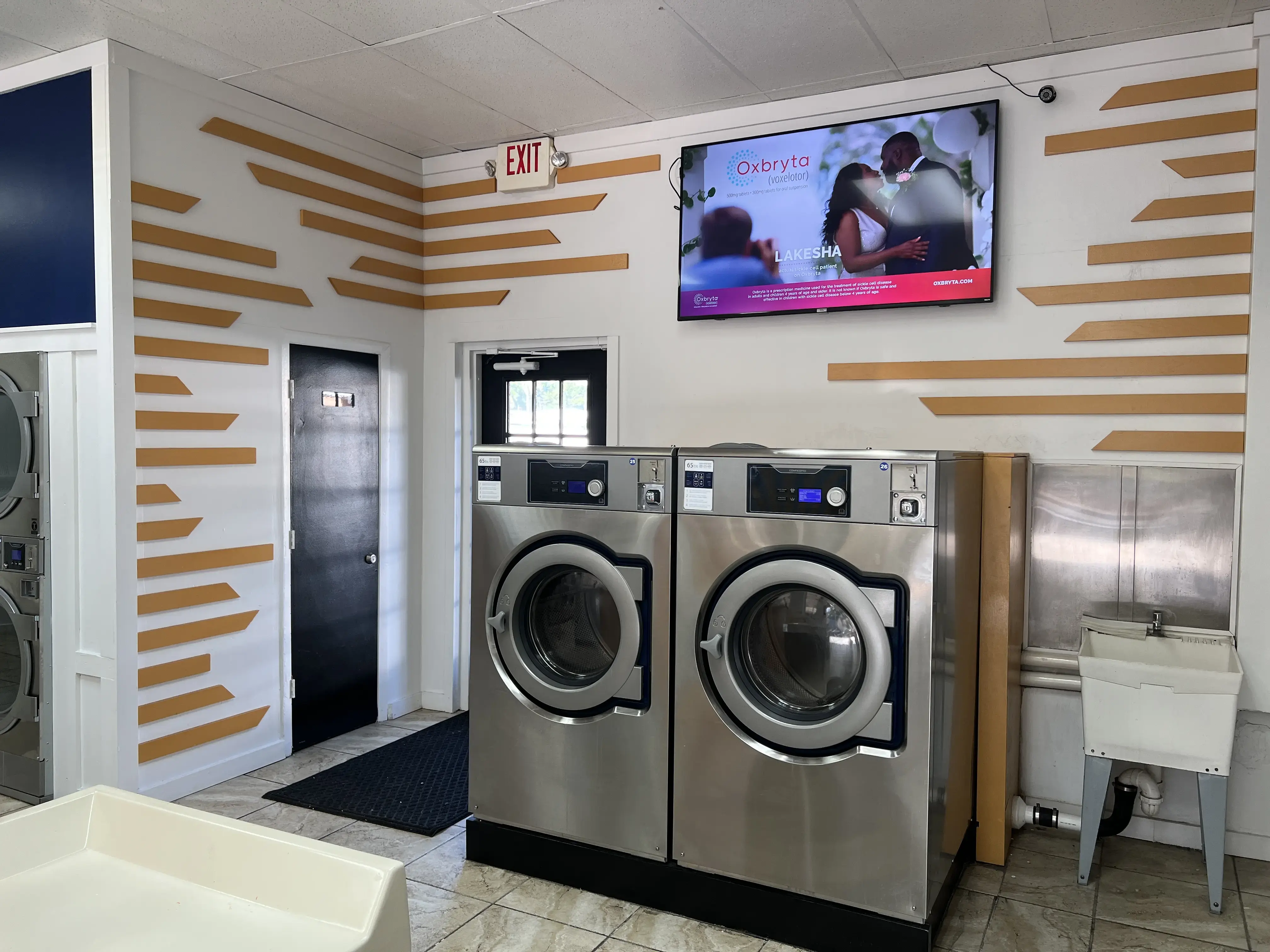 Ocean Breeze Laundromat thumbnail 11