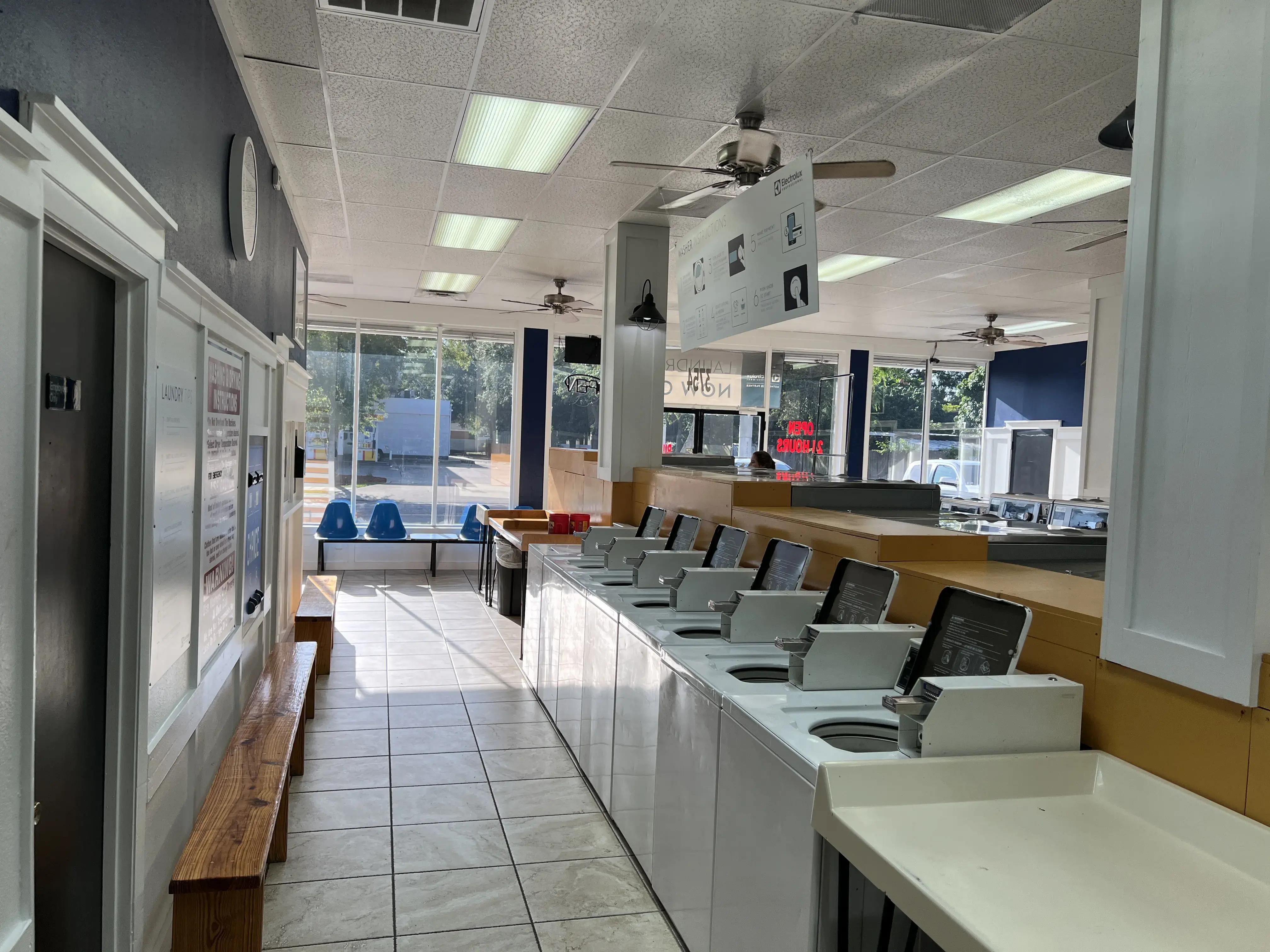 Ocean Breeze Laundromat thumbnail 5