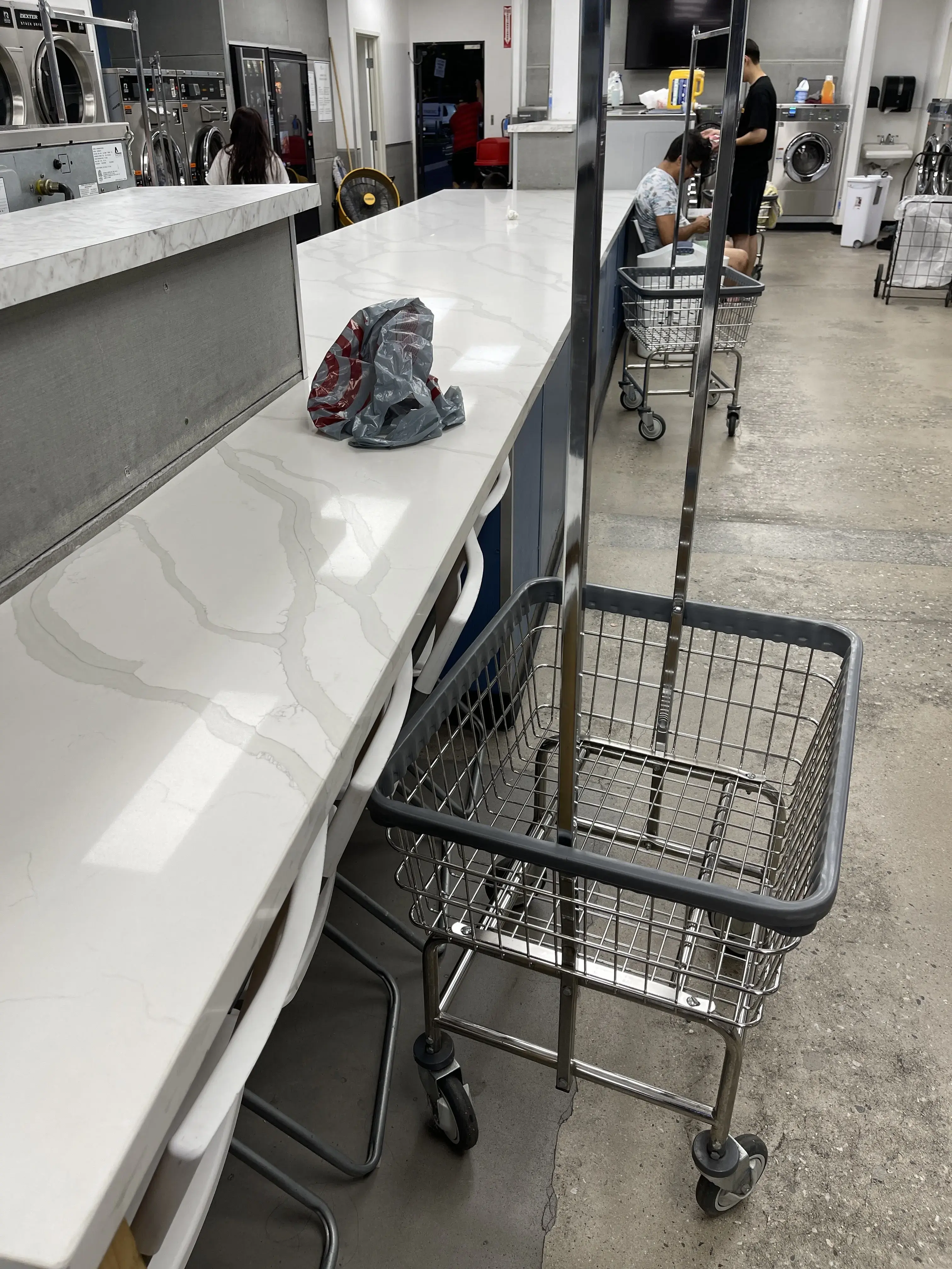 Ocean Breeze Laundry - Wash and Fold thumbnail 4