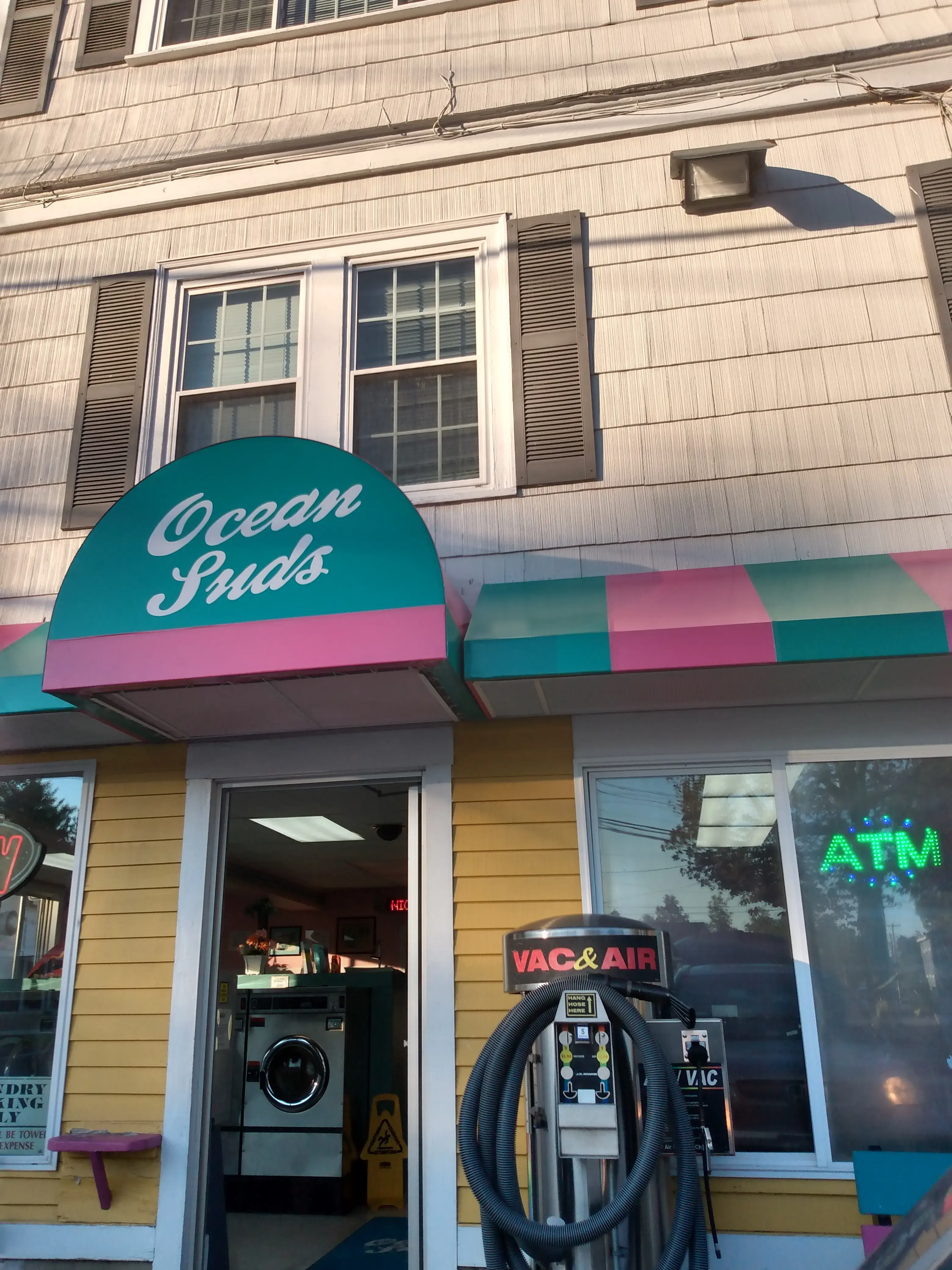 Ocean Suds 24 Hour Coin Laundry - Image 15