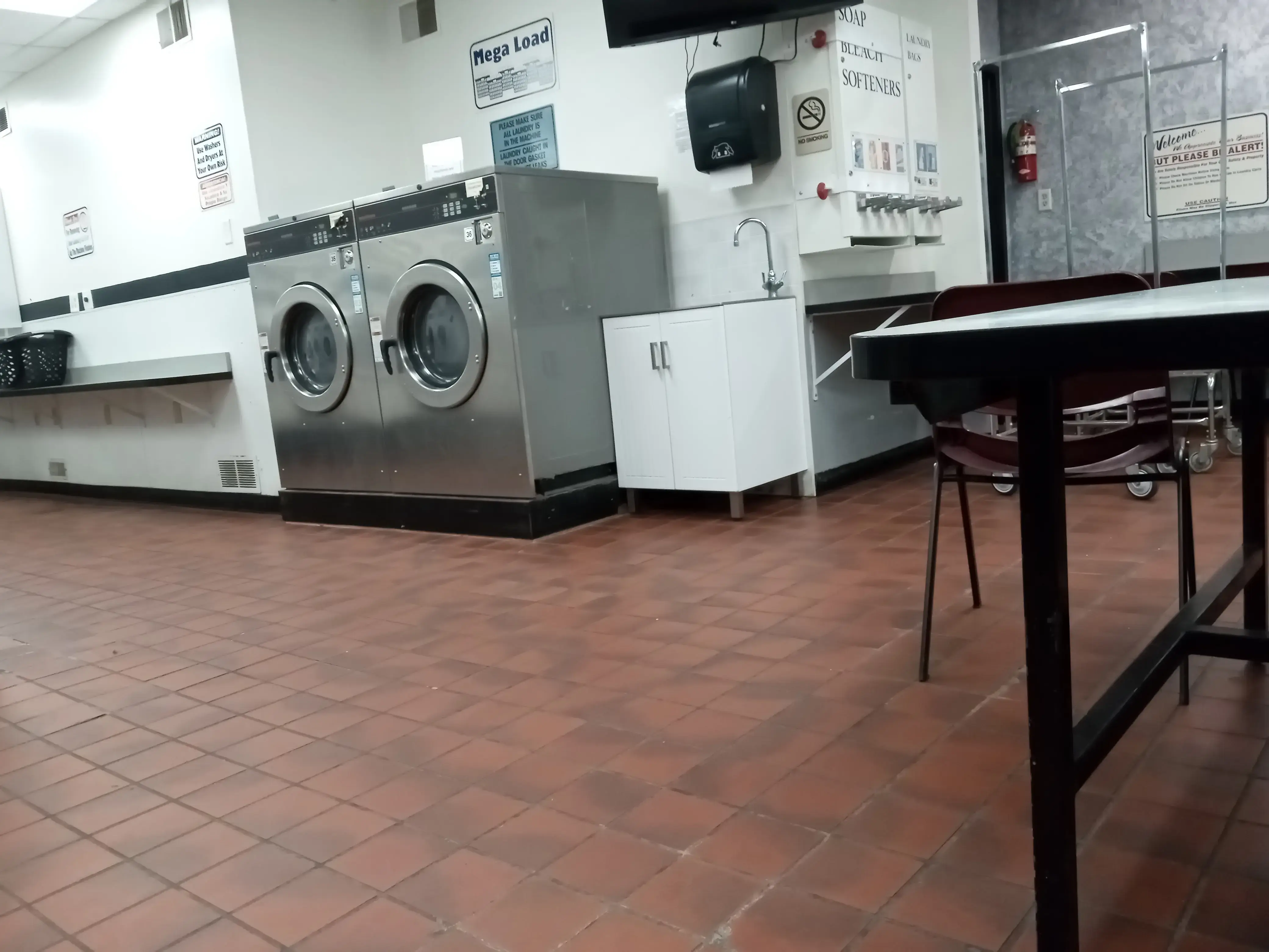 Off Broadway Laundromat thumbnail 4