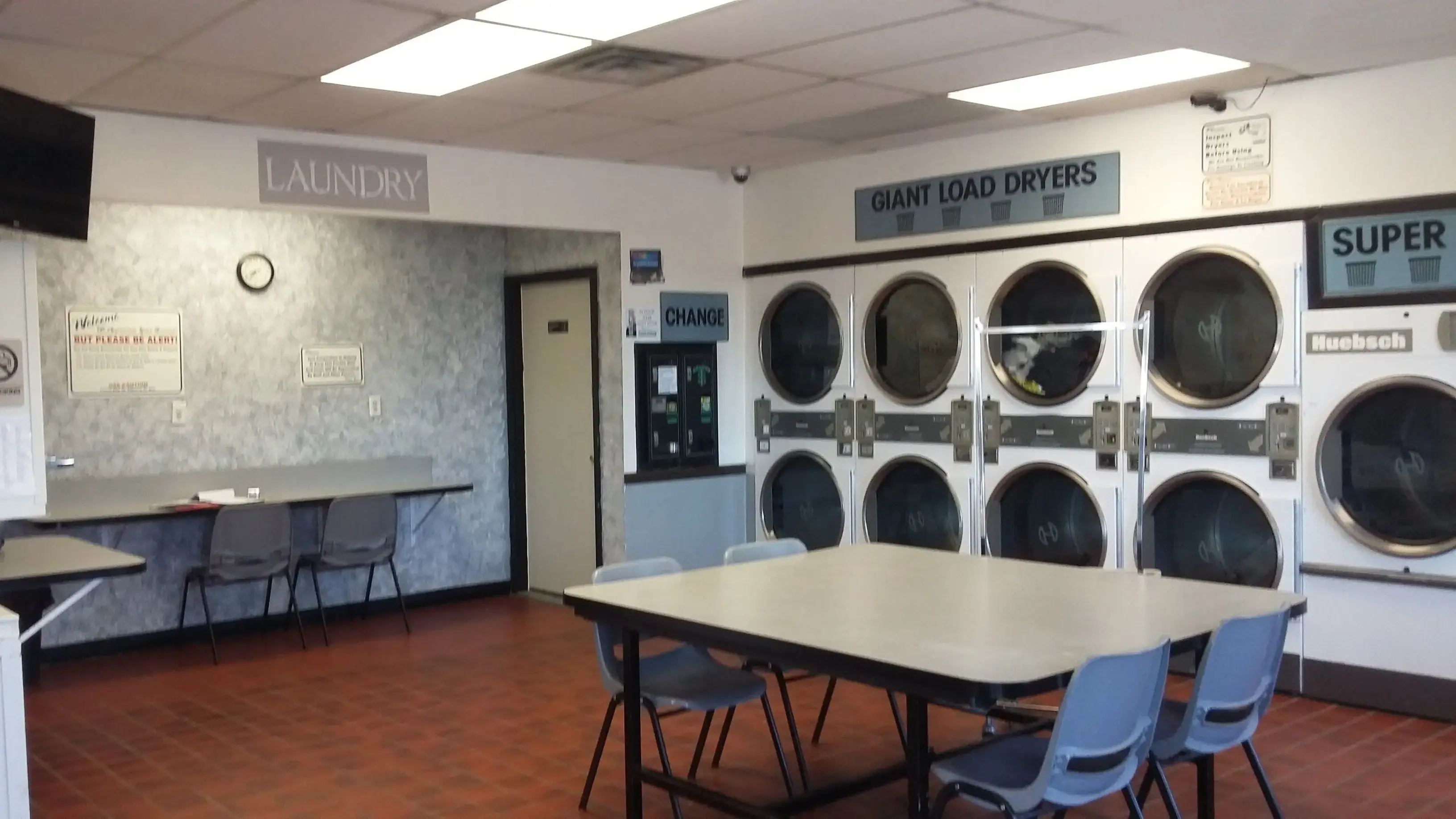 Off Broadway Laundromat - Image 20