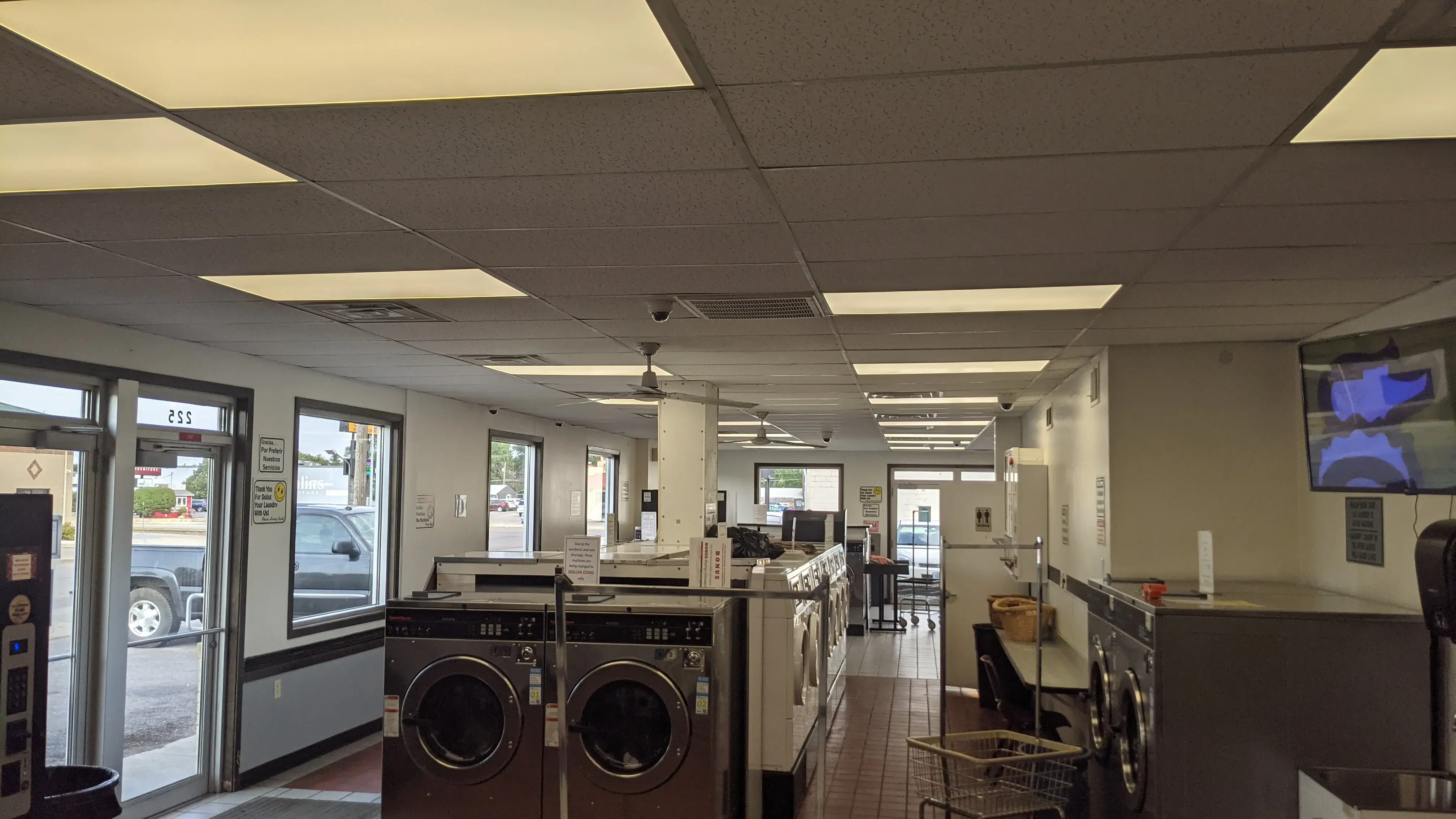 Off Broadway Laundromat thumbnail 2