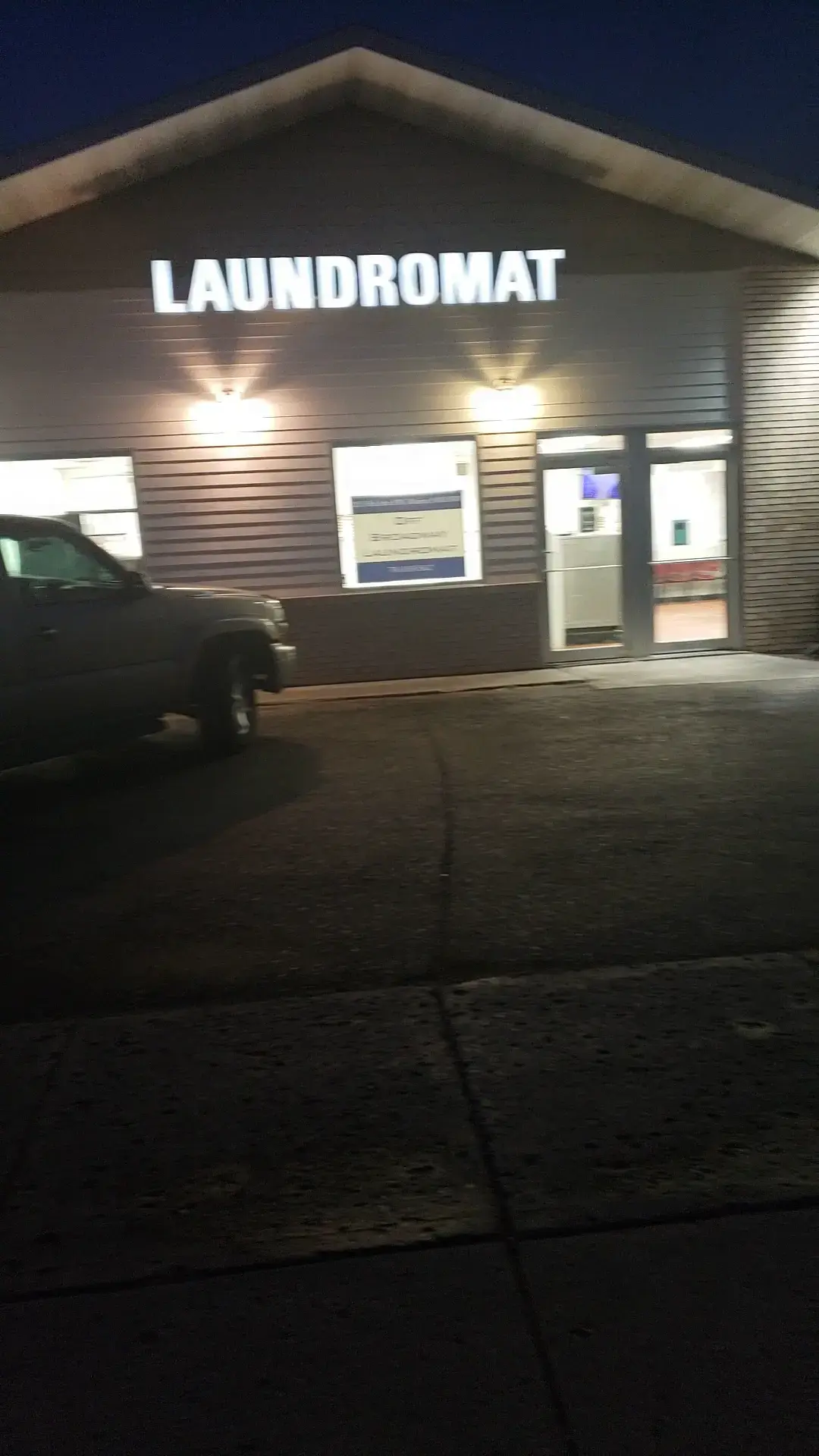 Off Broadway Laundromat thumbnail 9