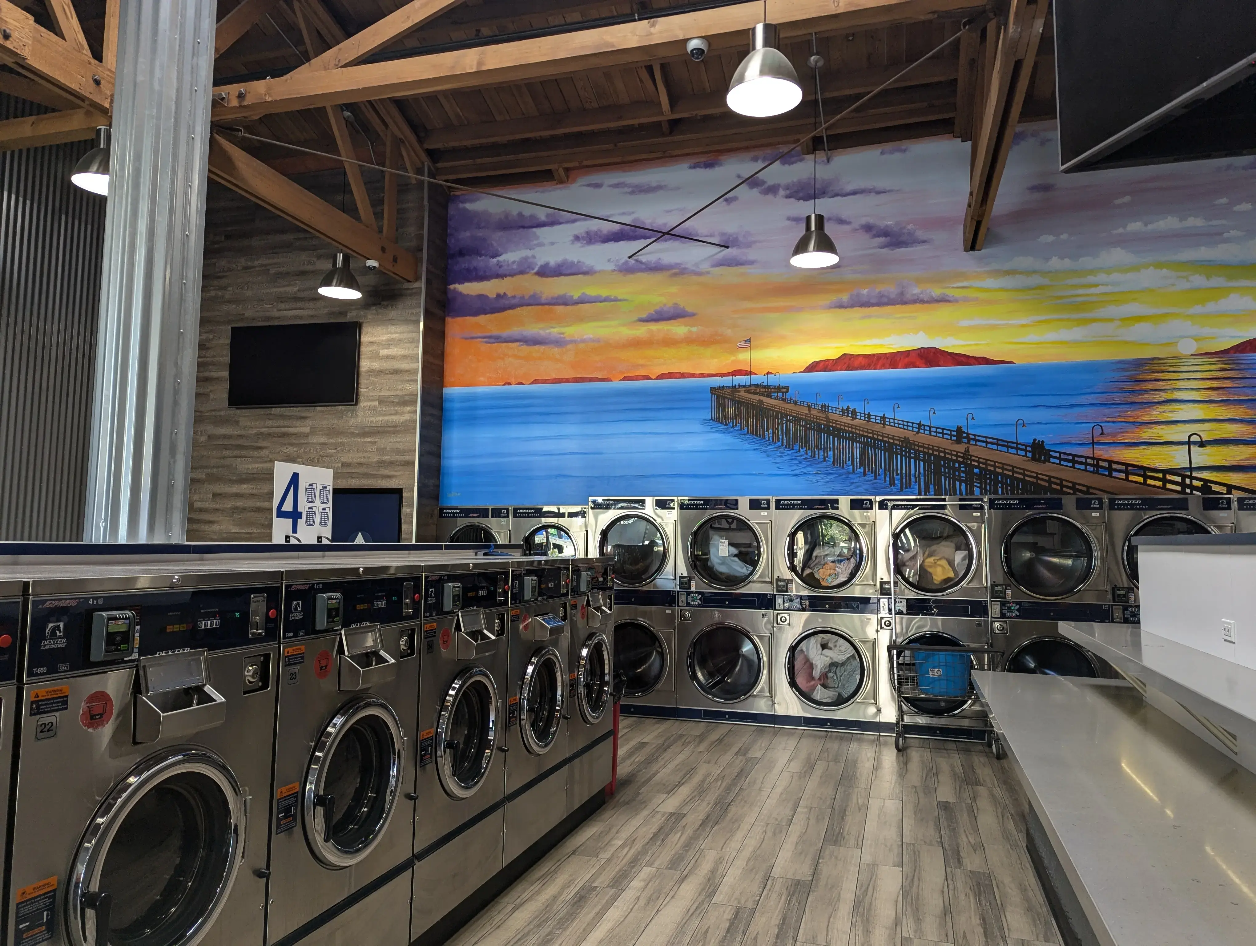 Olas Express Laundromat & Wash and Fold thumbnail 2