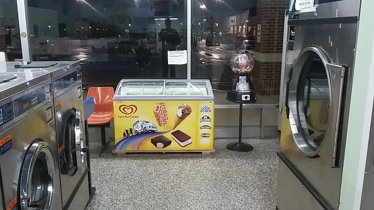 Old Town Coin Laundry - Image 4