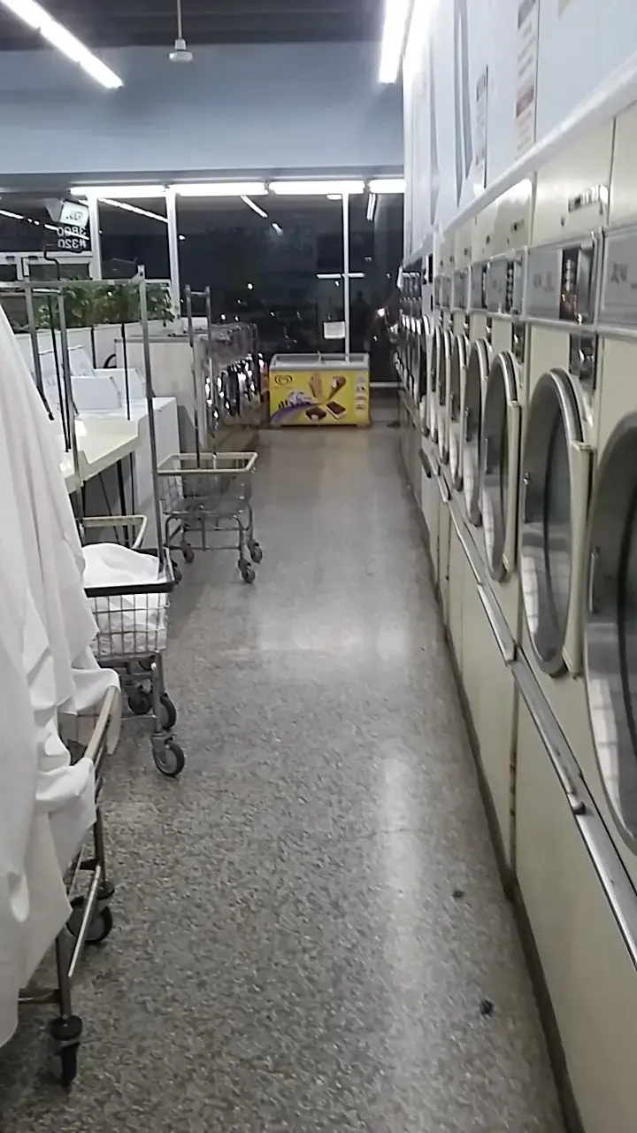 Old Town Coin Laundry - Image 20