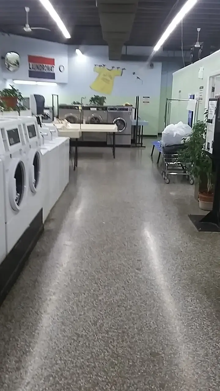 Old Town Coin Laundry - Image 13