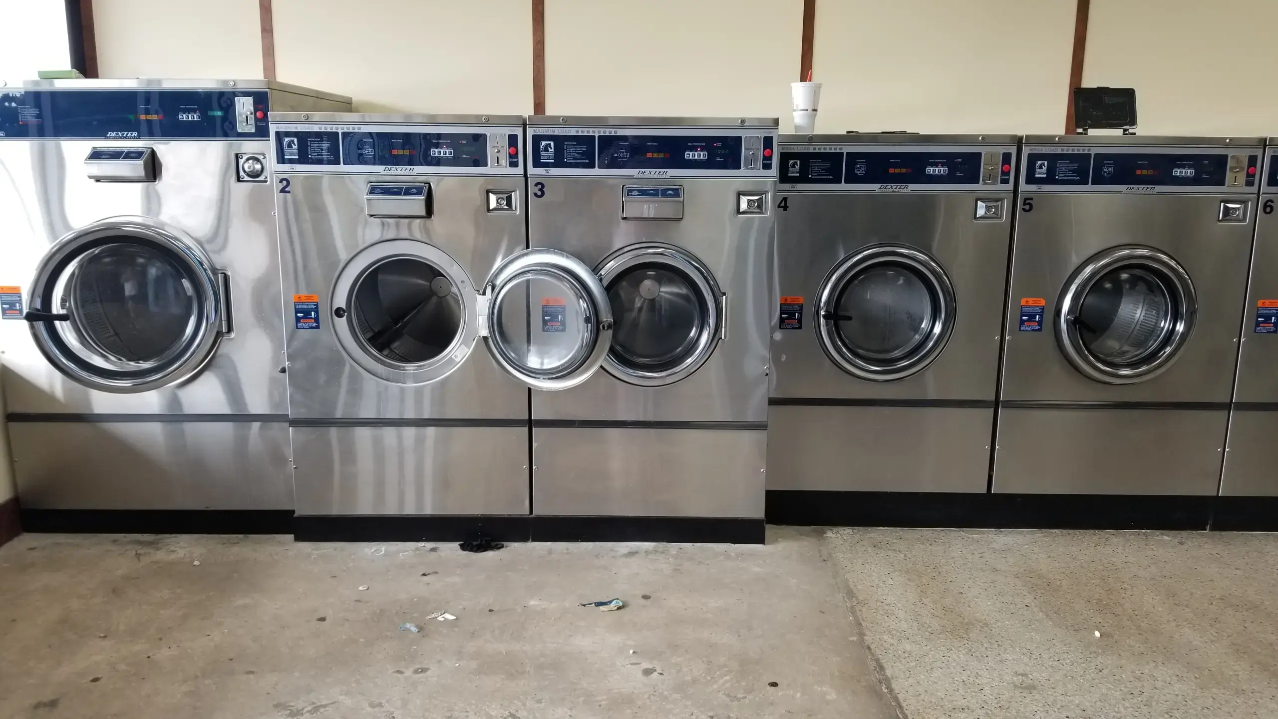 Olde Henry's Coin Laundry thumbnail 5