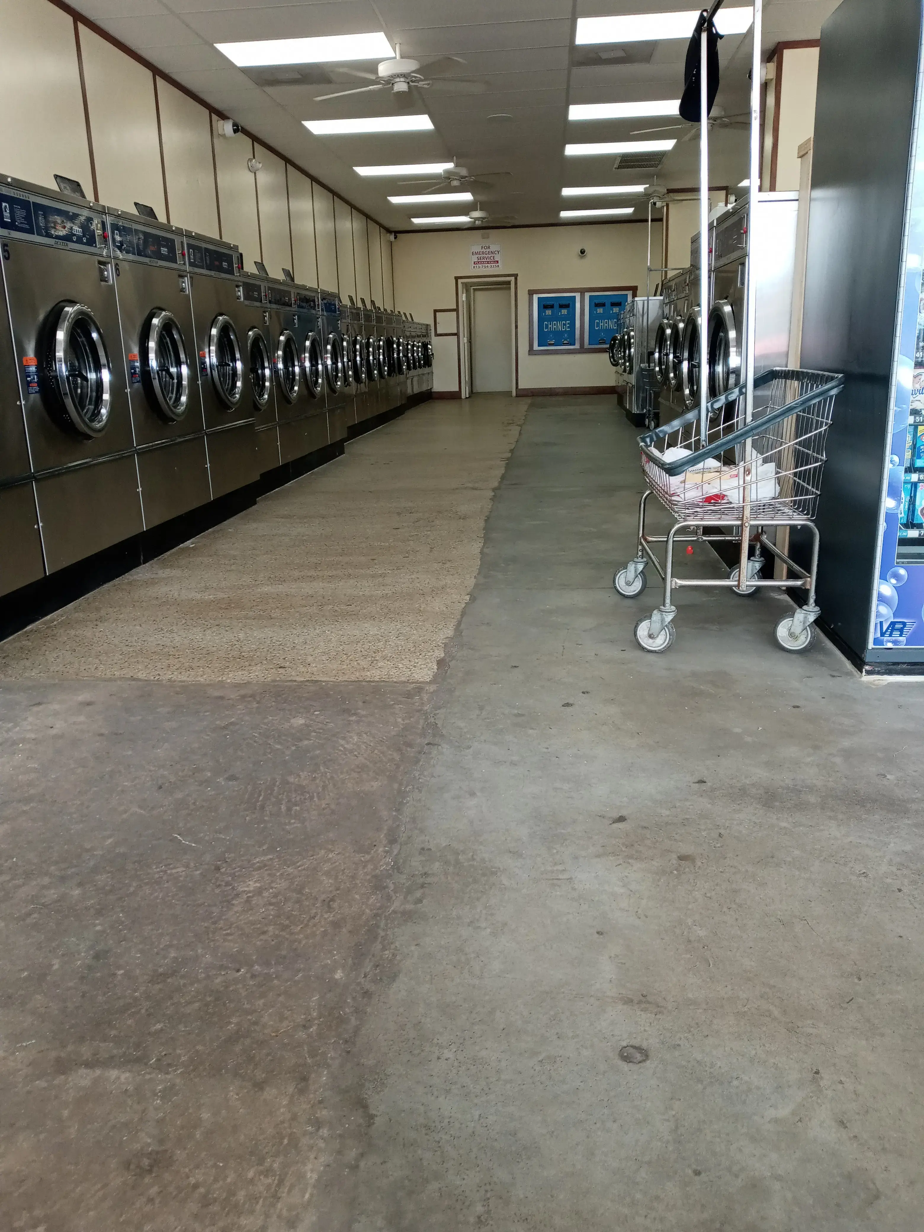 Olde Henry's Coin Laundry thumbnail 6