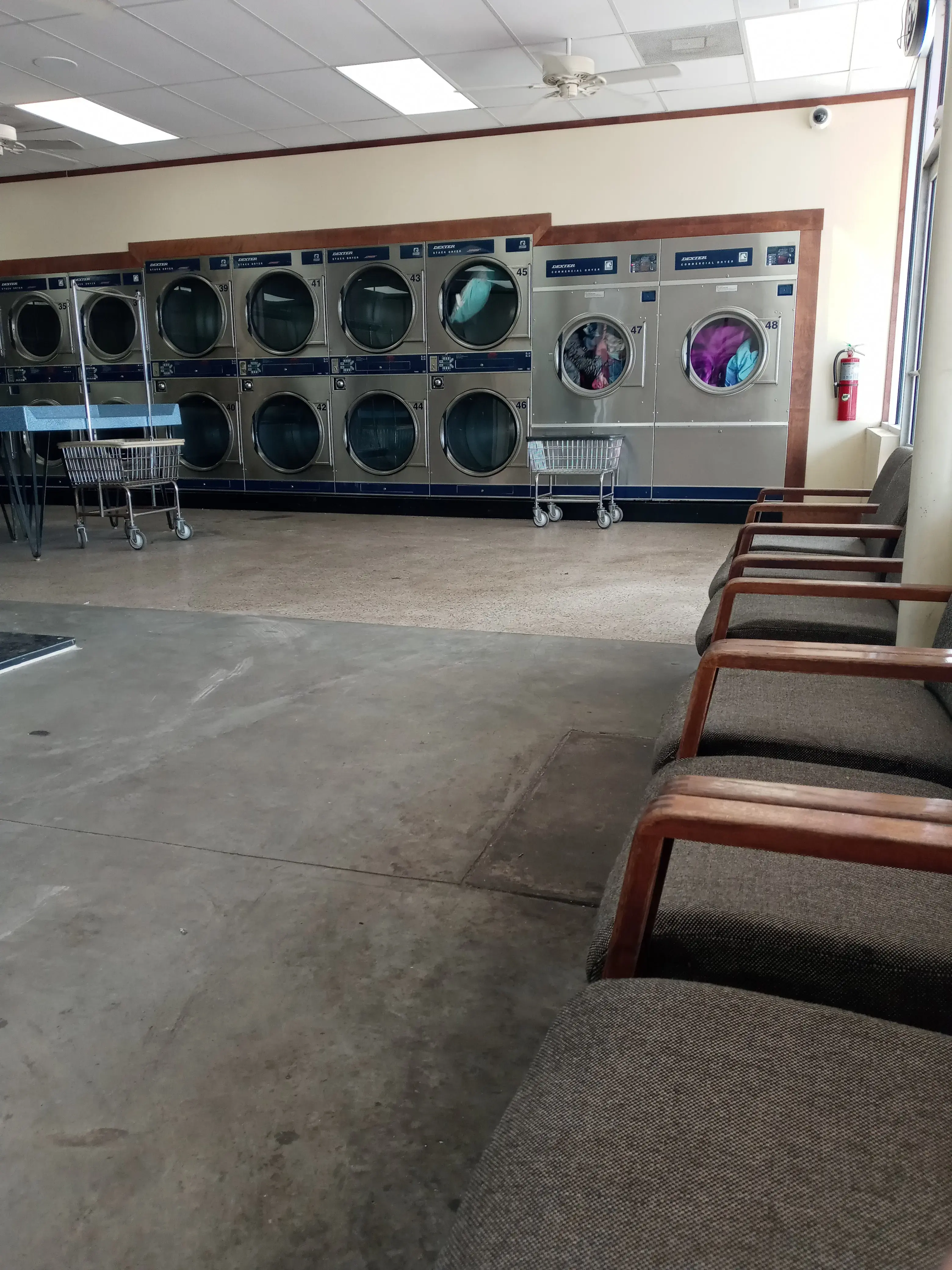 Olde Henry's Coin Laundry thumbnail 3