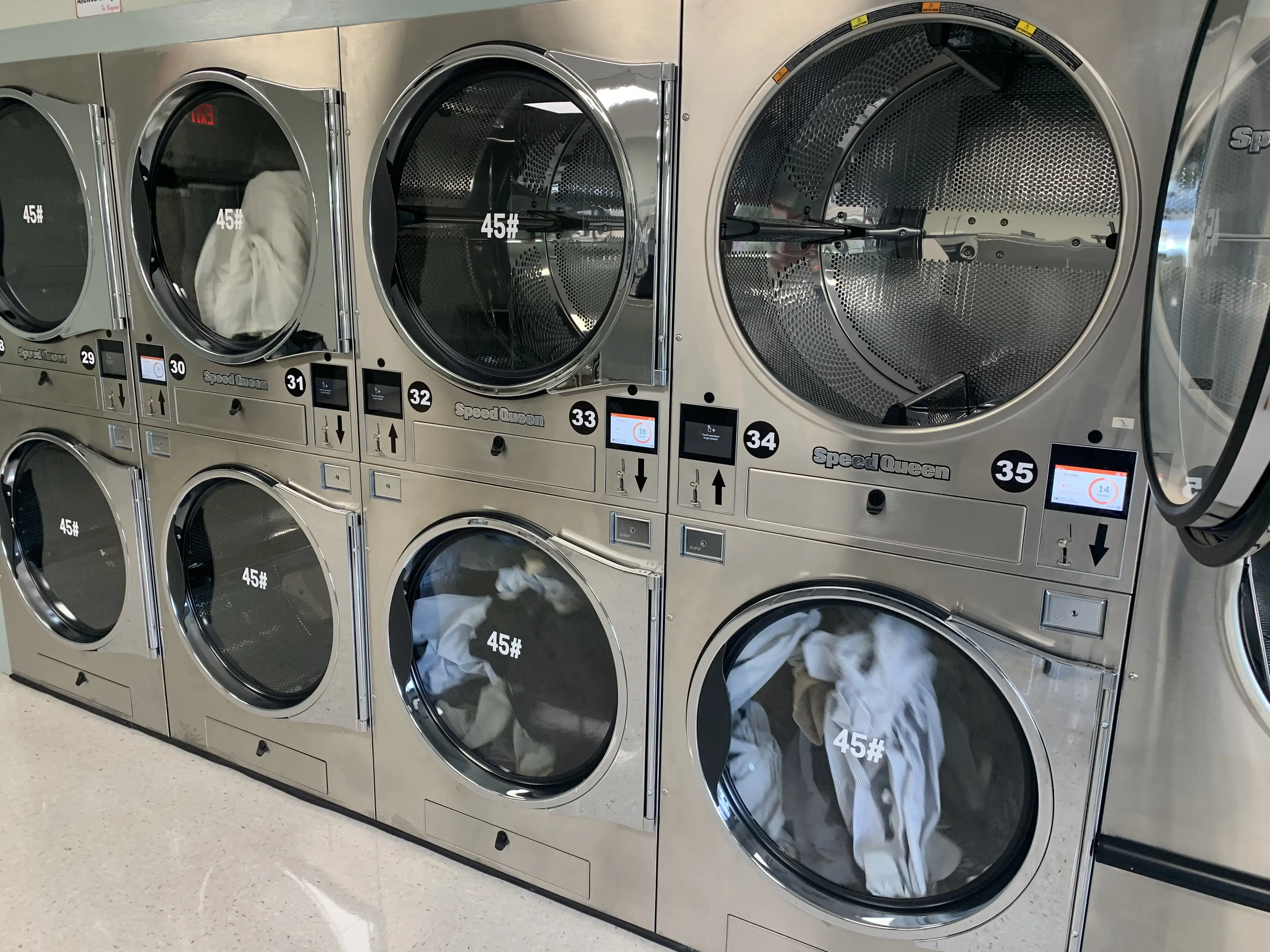 Ollie Coin Laundry - Image 3