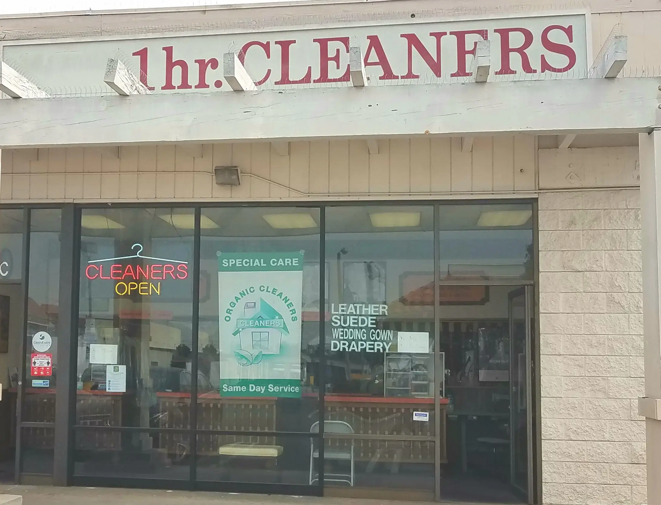 One Hour Cleaners thumbnail 3