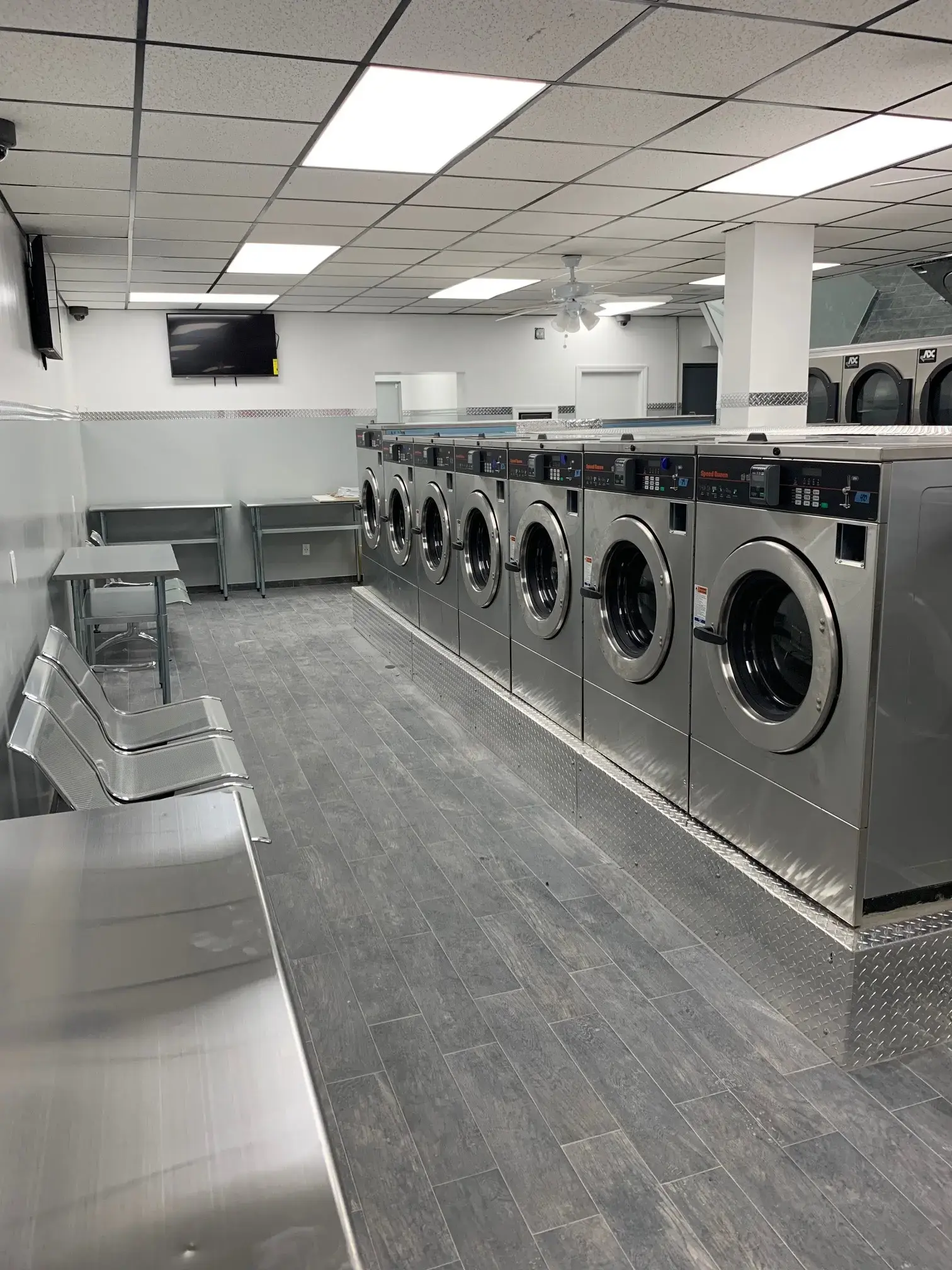 One Hour Laundry - Image 15