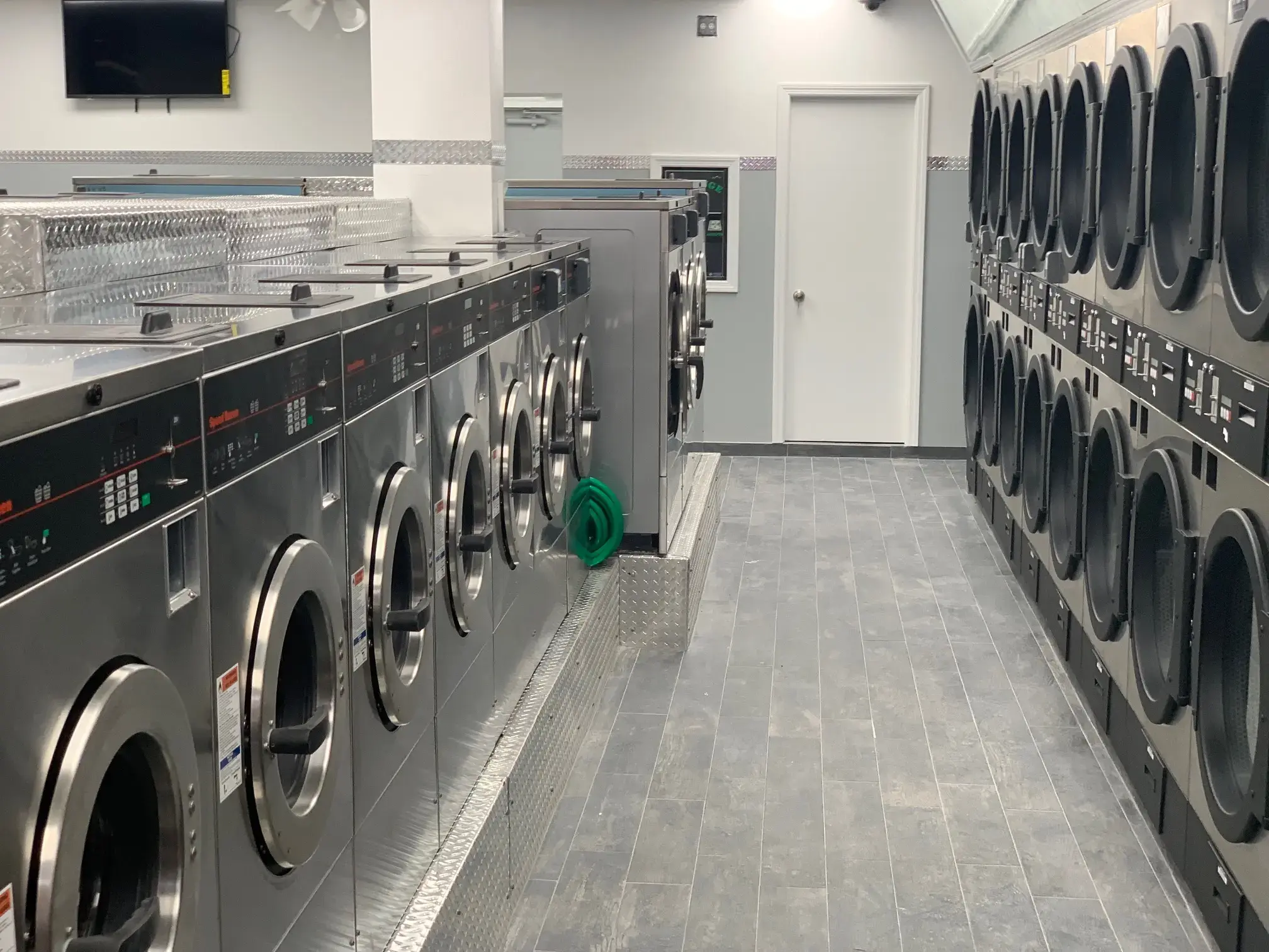 One Hour Laundry - Image 17