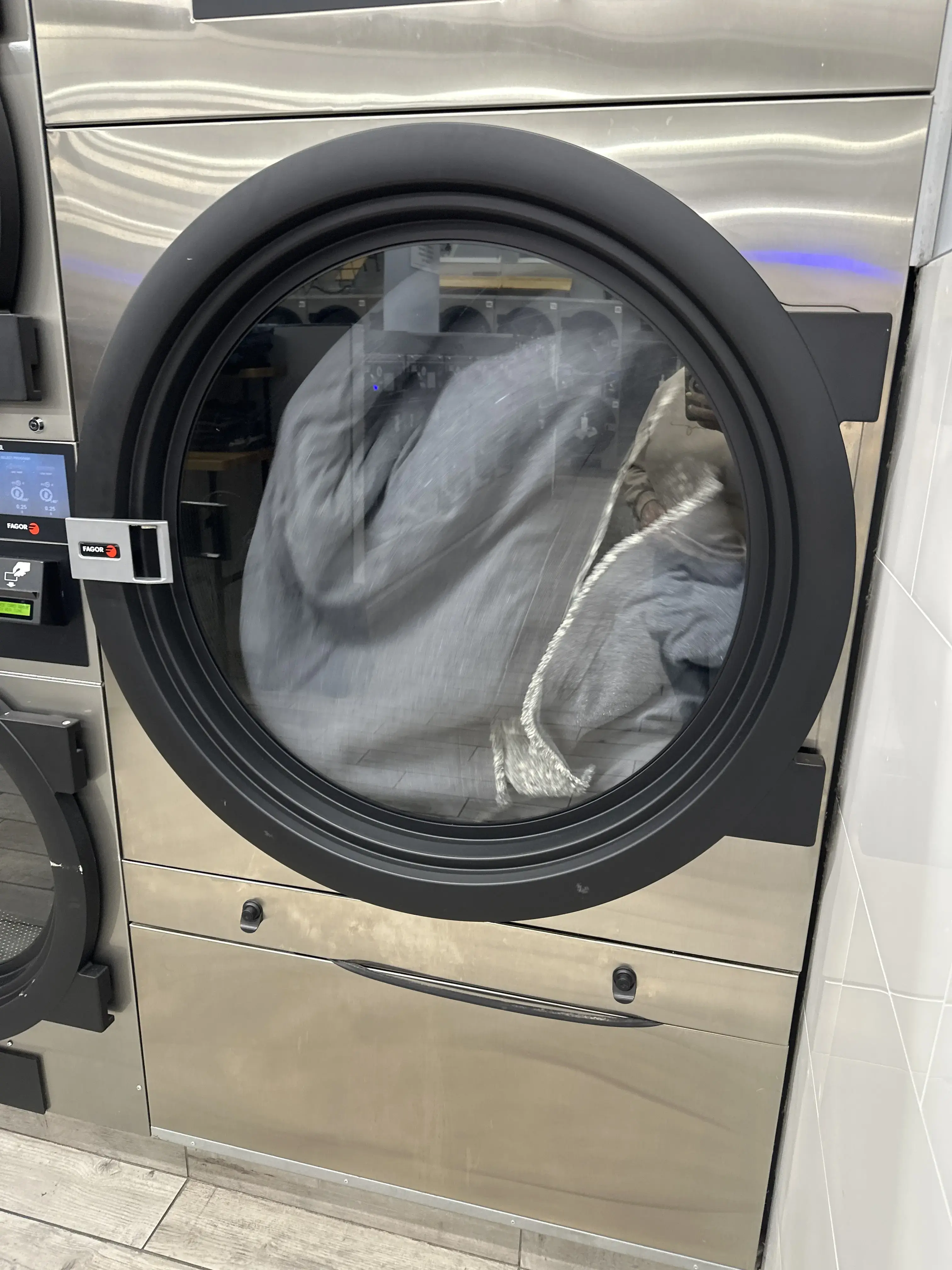 One Hour Laundry - Image 6