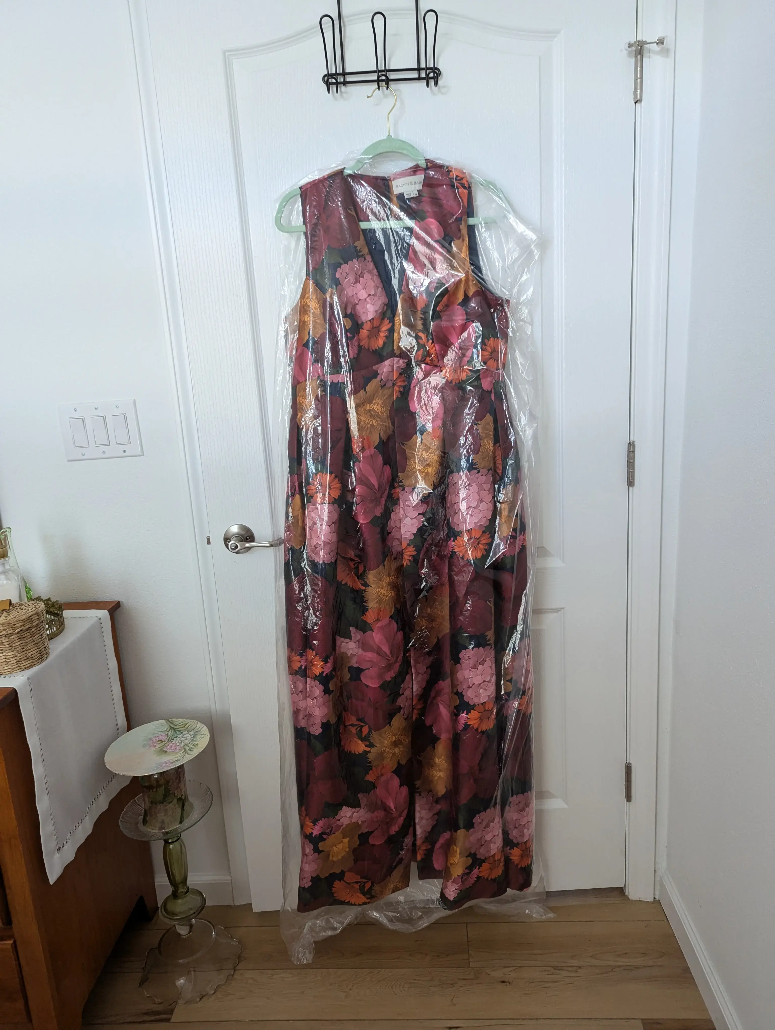 One Price Dry Cleaners Express Alterations thumbnail 10