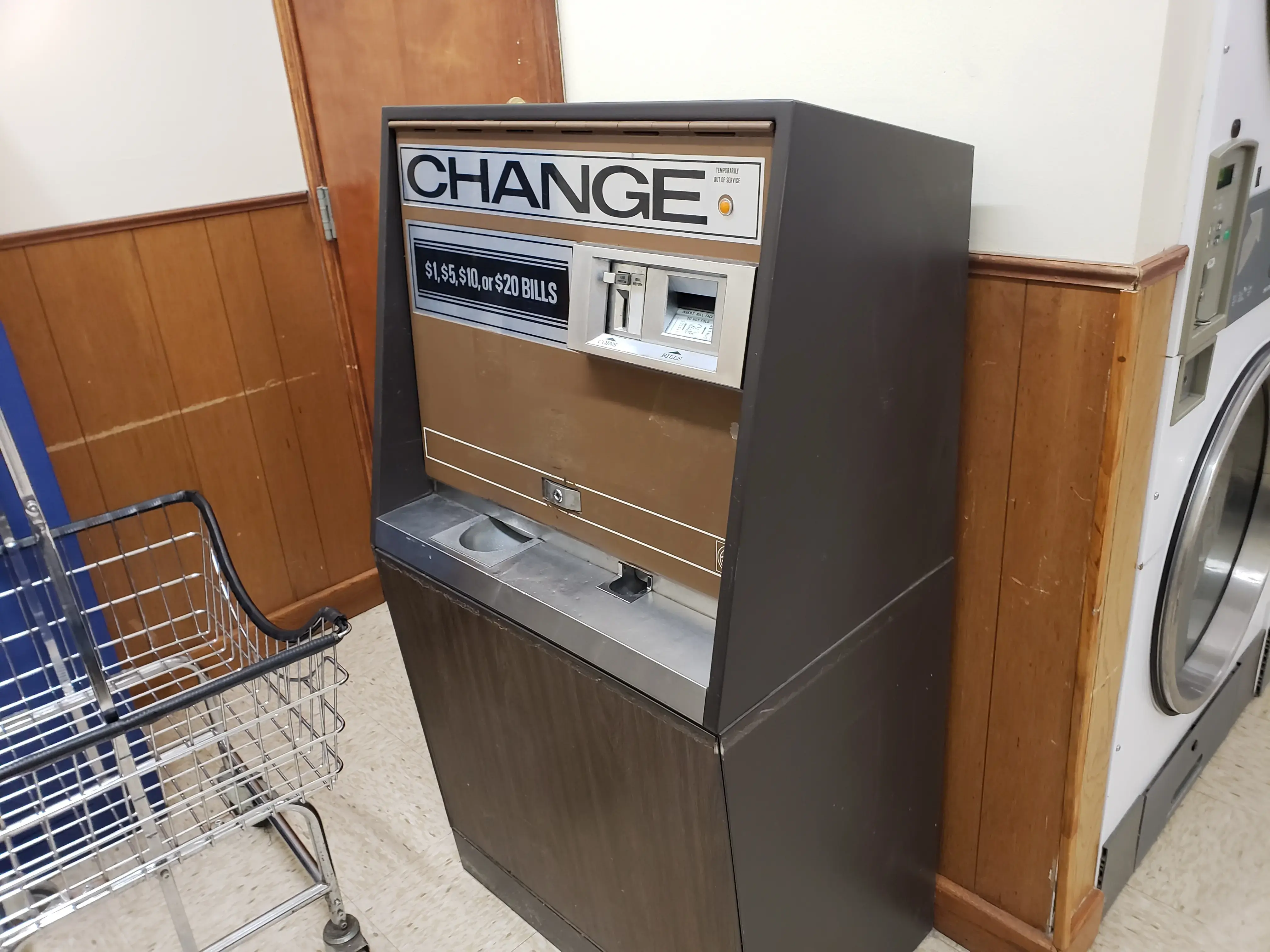 Onekama Laundromat - Image 10