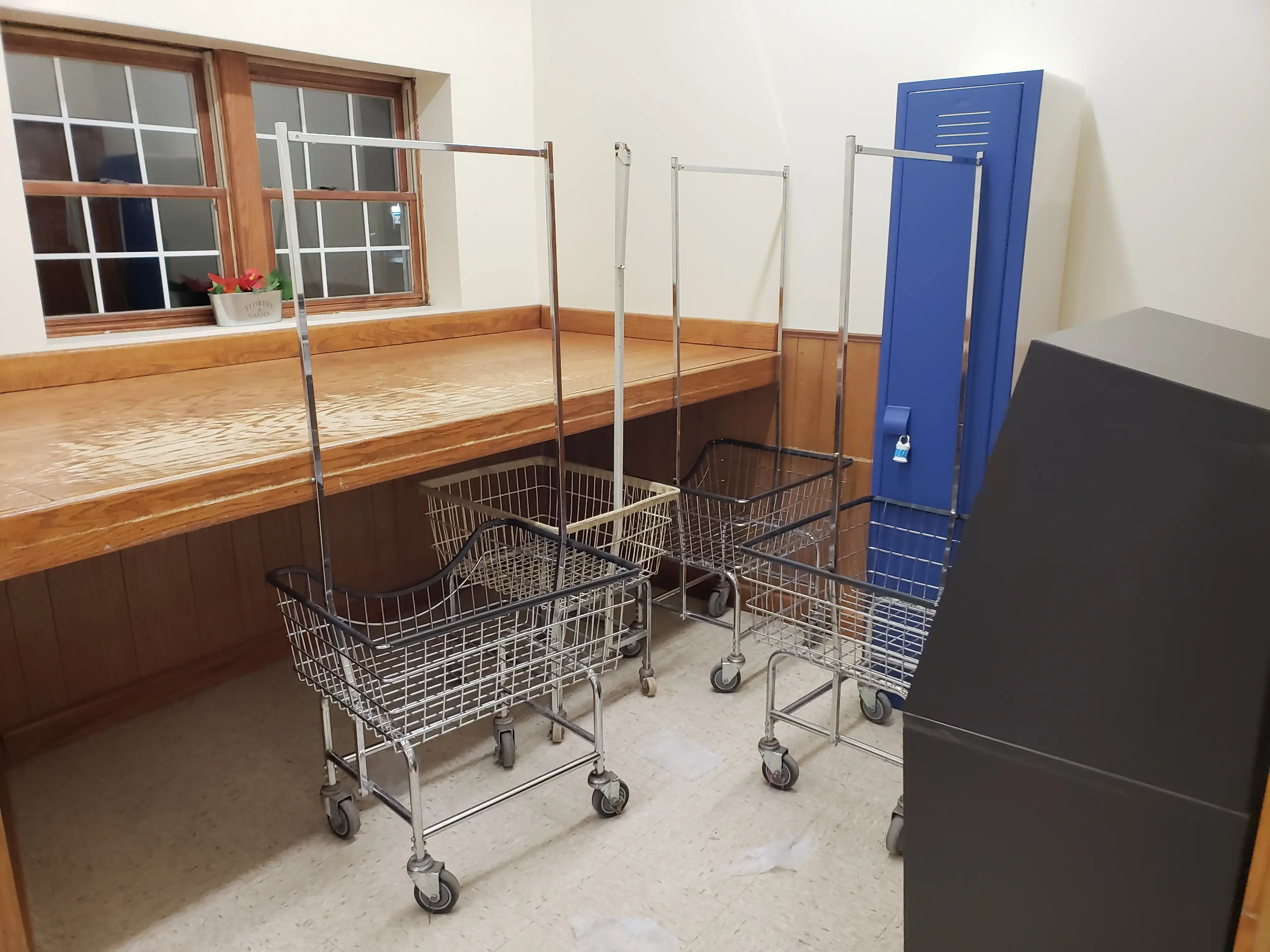 Onekama Laundromat thumbnail 8