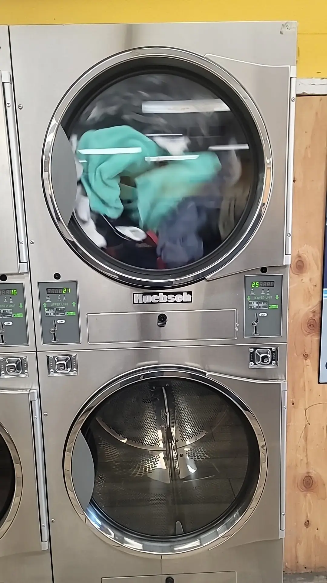 Ontario Coin Laundromat - Image 17