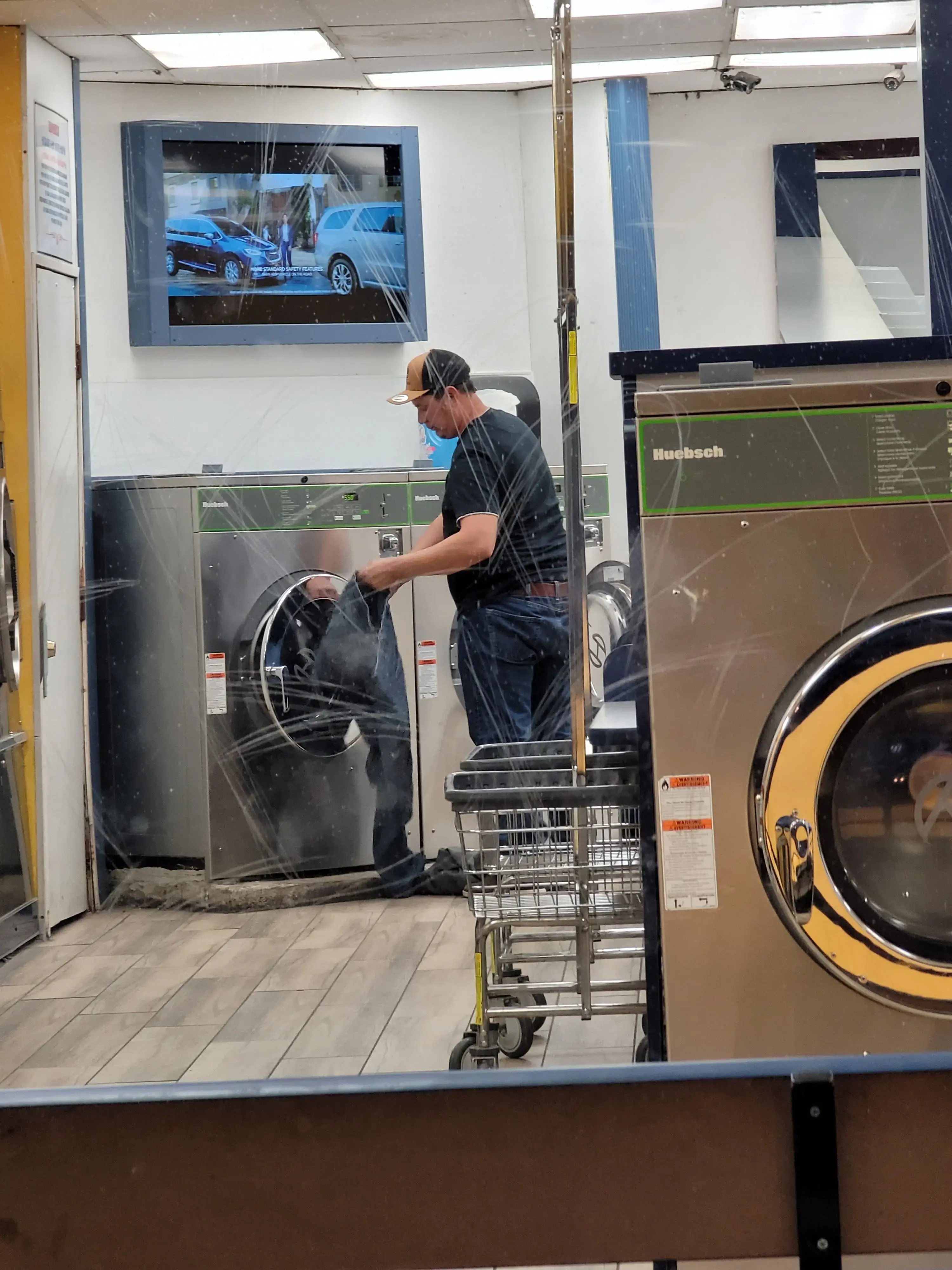 Ontario Coin Laundromat thumbnail 5