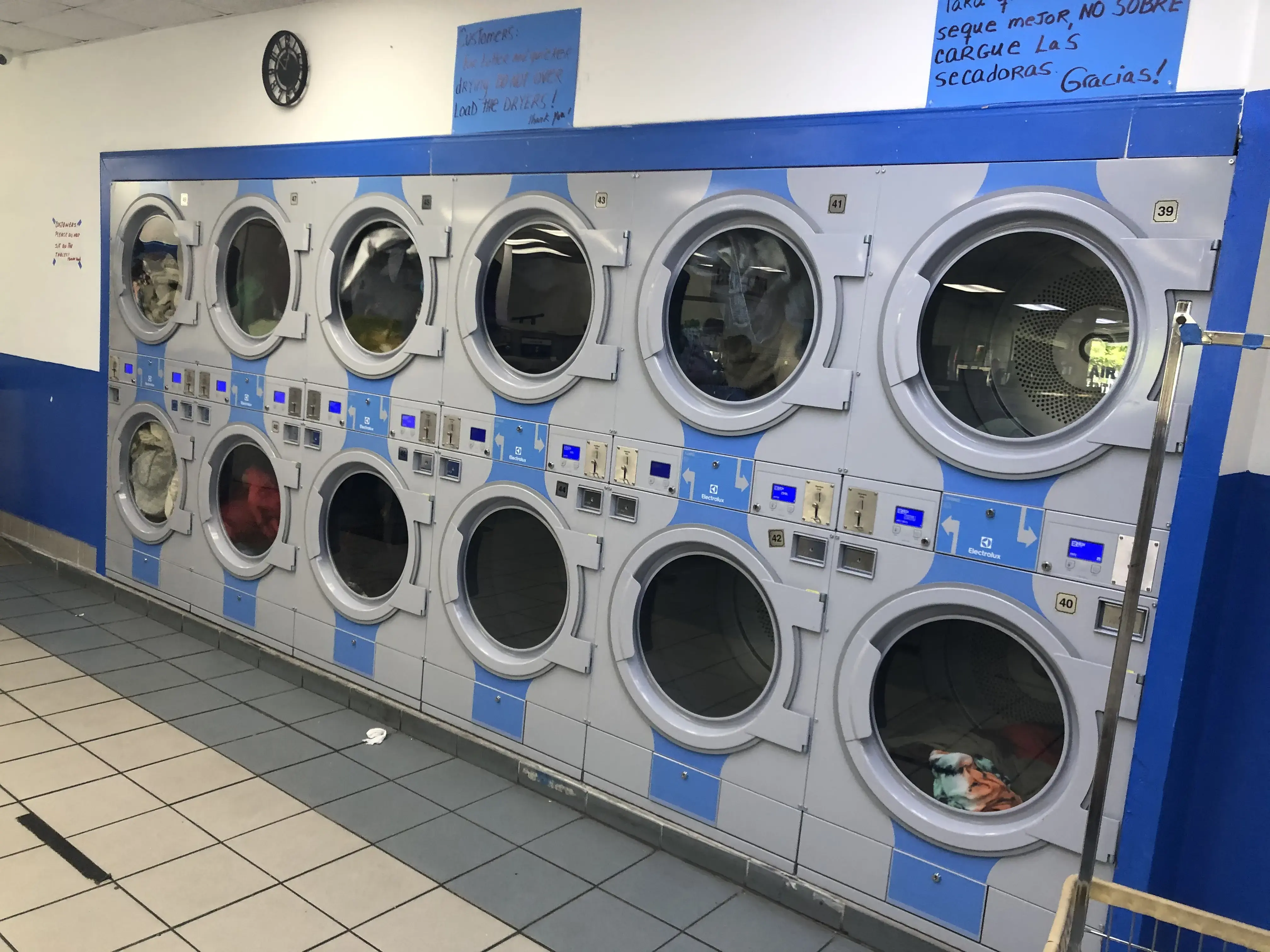 Opa-Locka Coin Laundry - Image 6