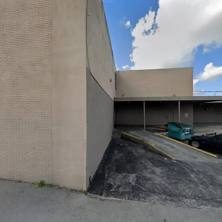 Opa-Locka Coin Laundry - Image 7