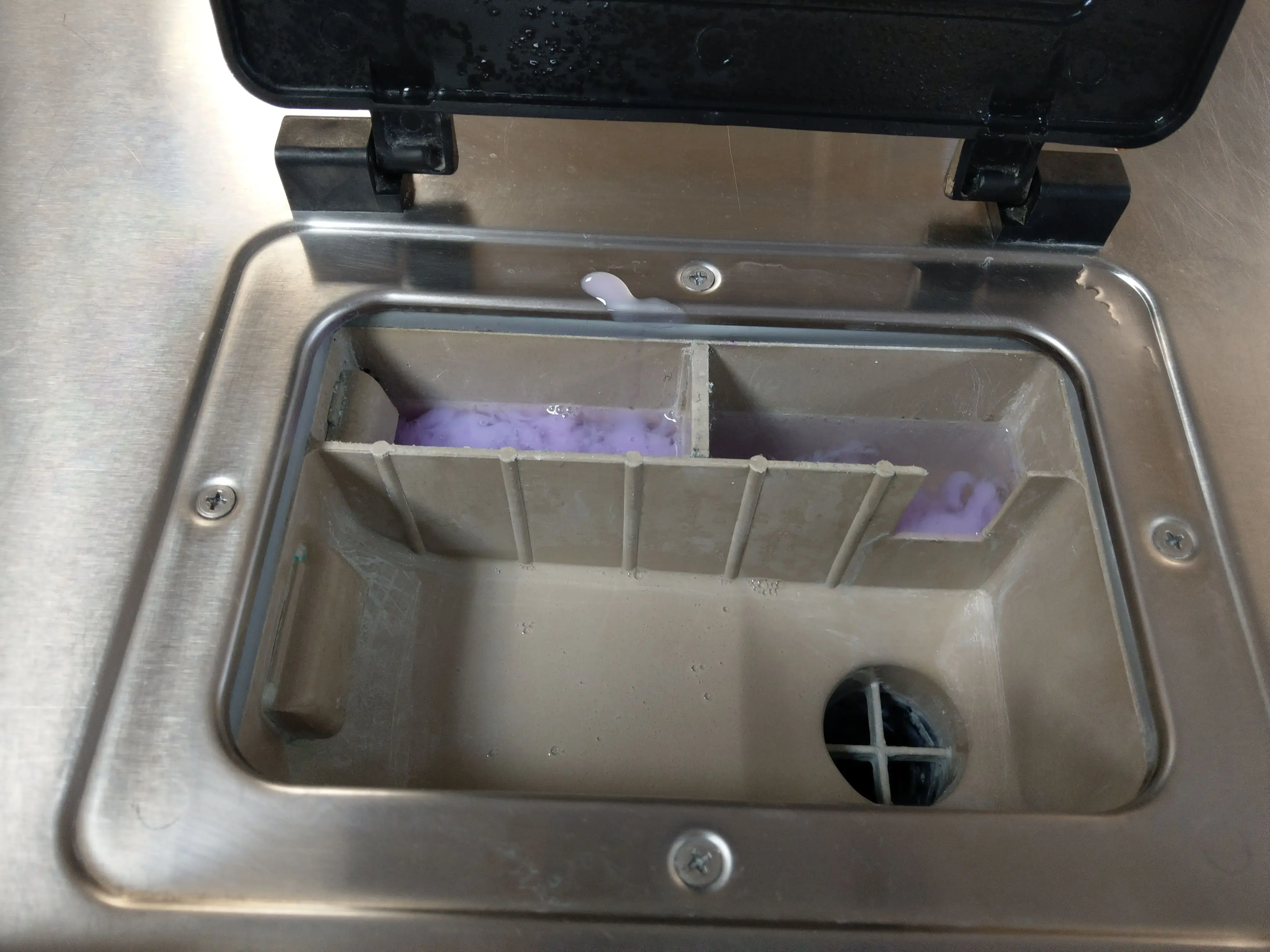 Orange Coin Laundry thumbnail 12